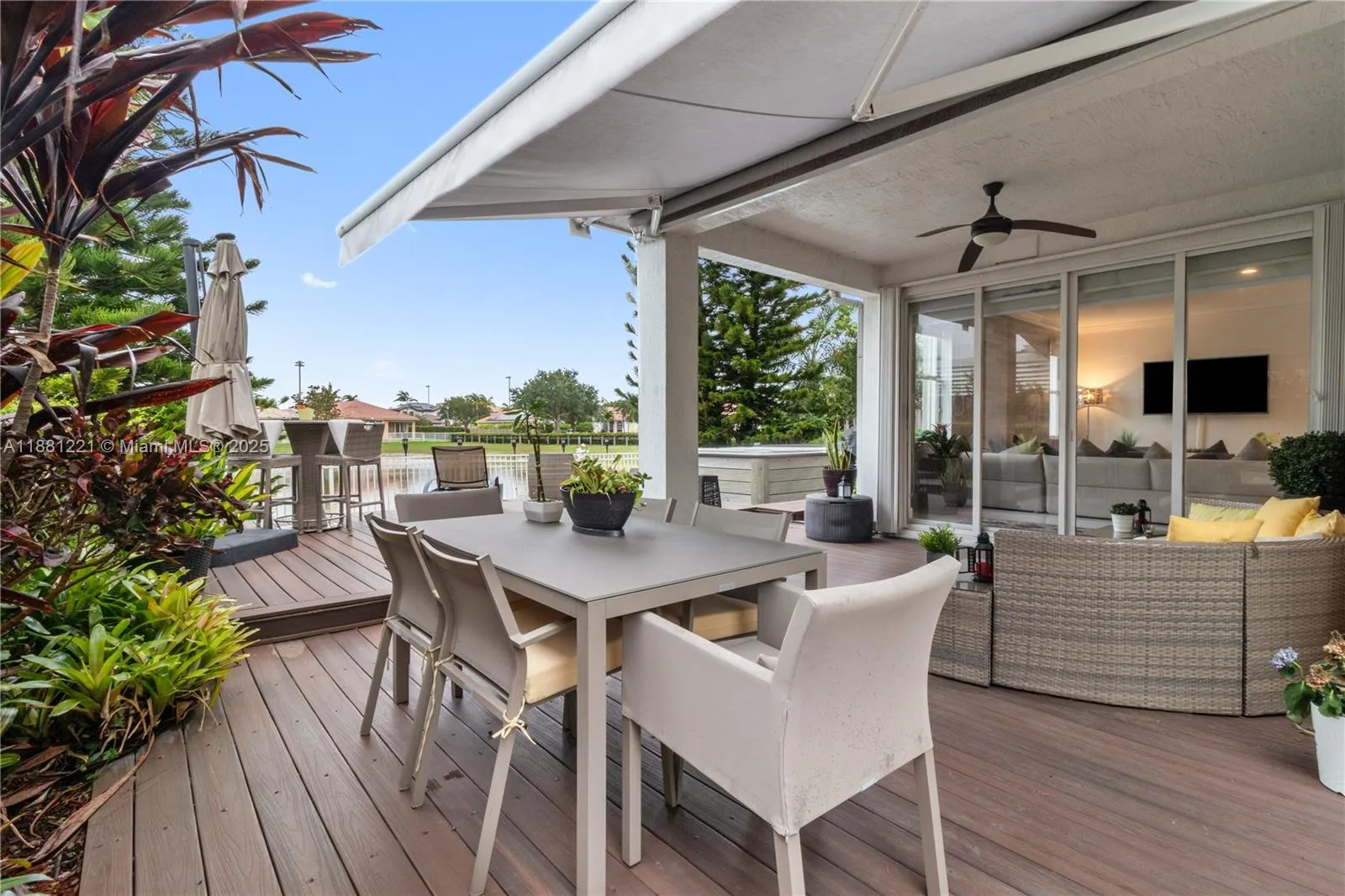 4 bedroom 4 bath for sale at 11257 NW 78th St, Doral FL 33178