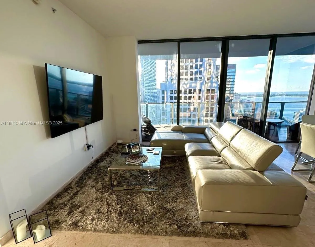 68 SE 6th St # 2801, Miami FL 33131