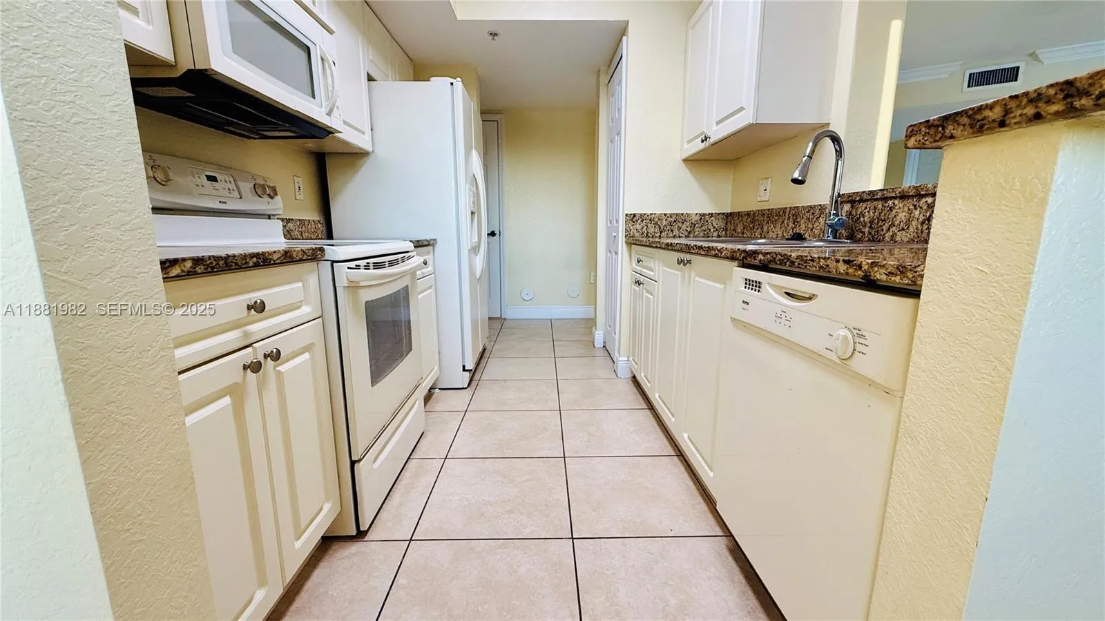 21100 SW 87th Ave # 204, Cutler Bay FL 33189