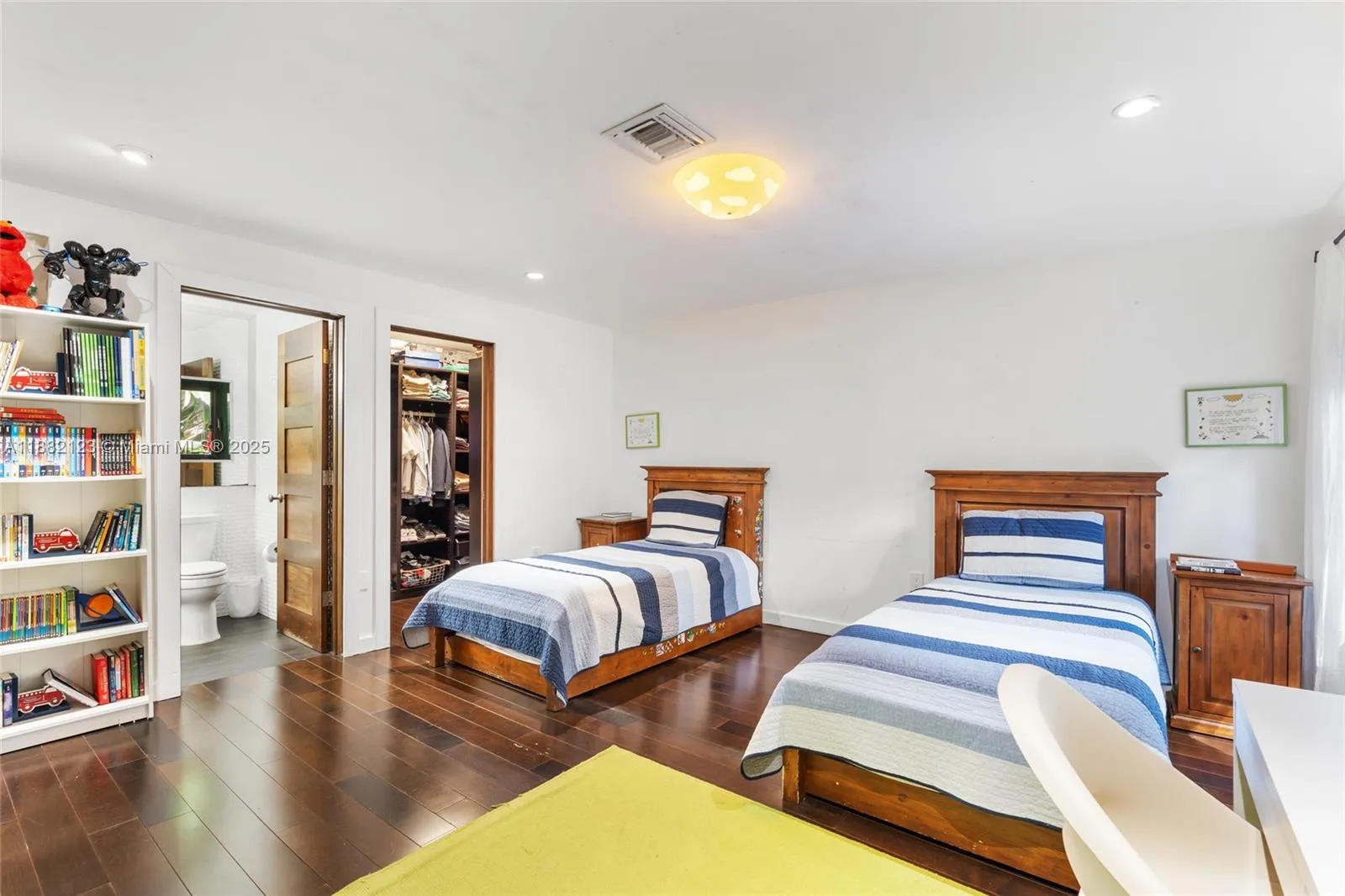 560 Sabal Palm Rd, Miami FL 33137