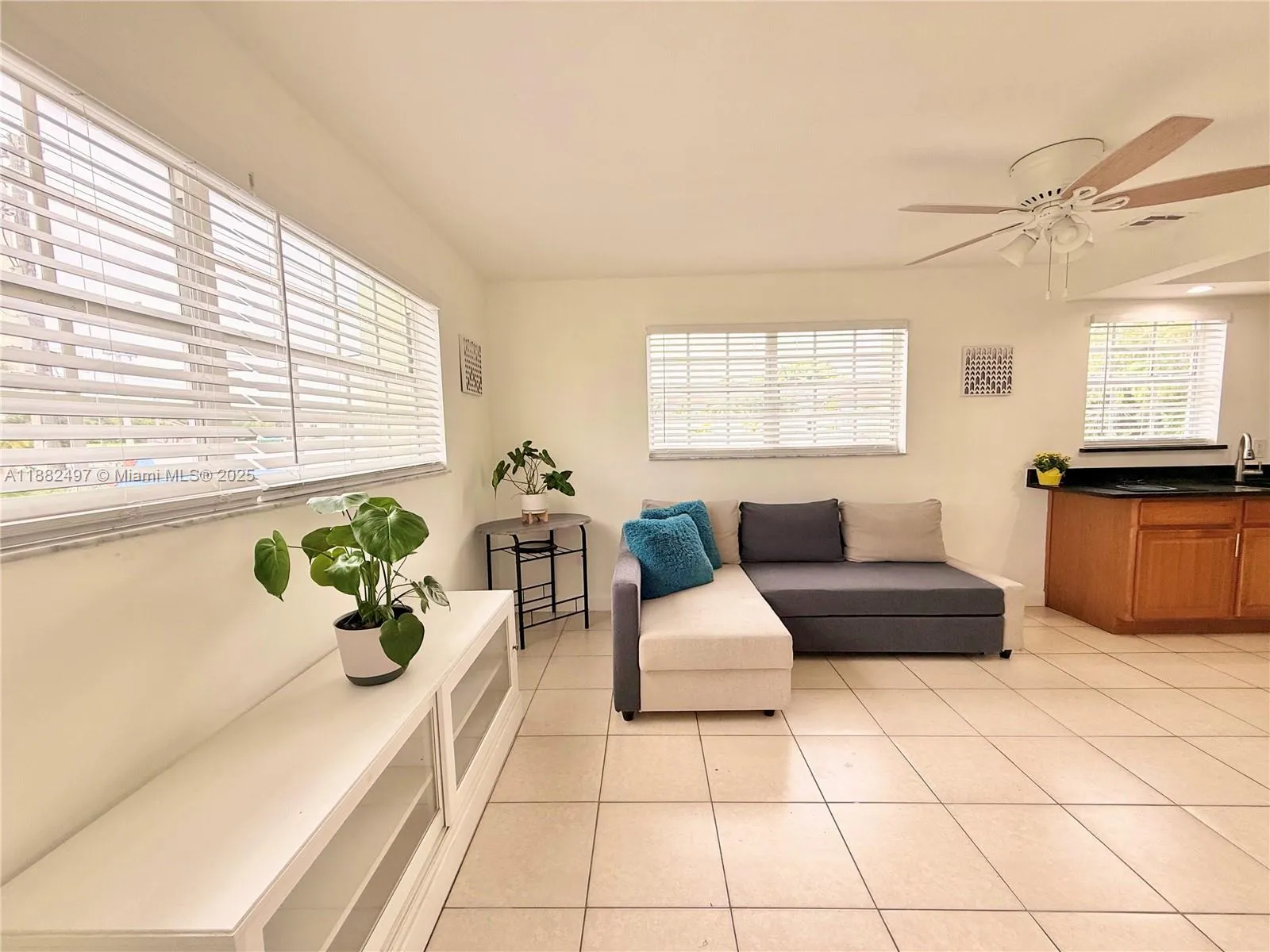 30 SW 11th Ave # 4, Miami FL 33130