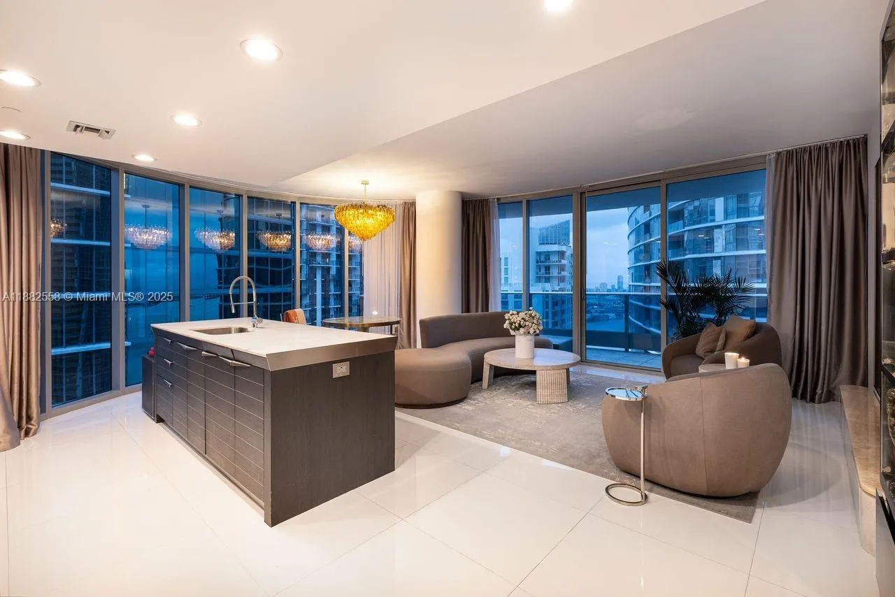 200 Biscayne Boulevard Way # 4201, Miami FL 33131