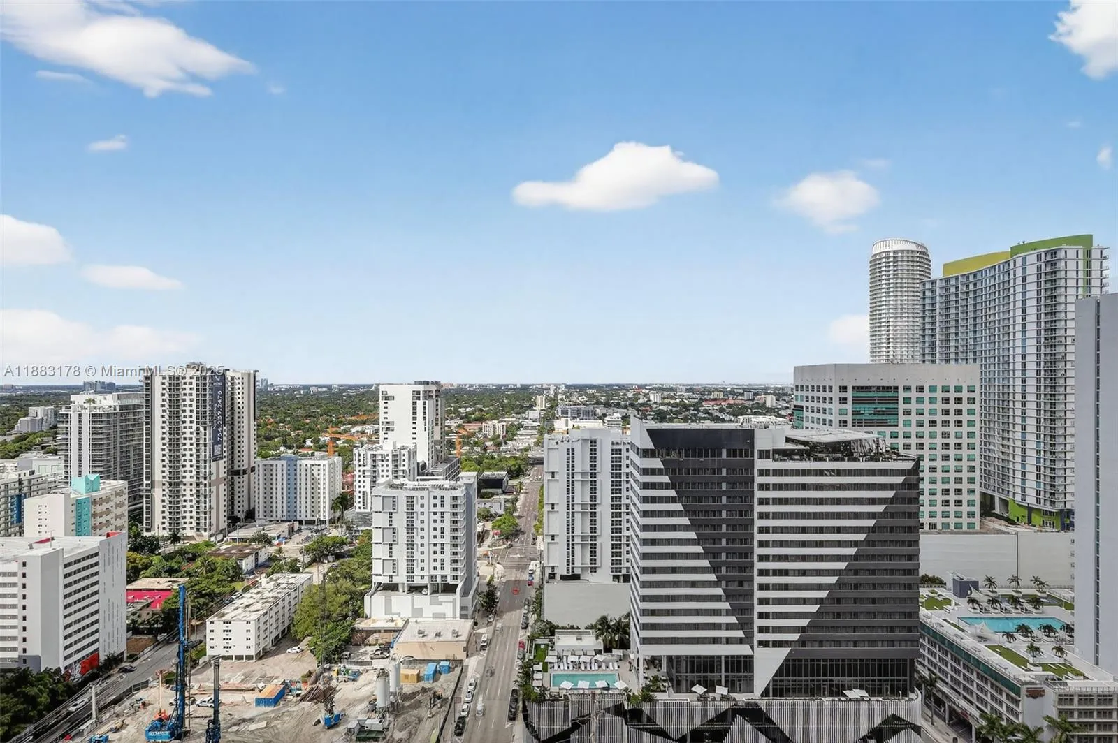 88 SW 7th St # 2402, Miami FL 33130