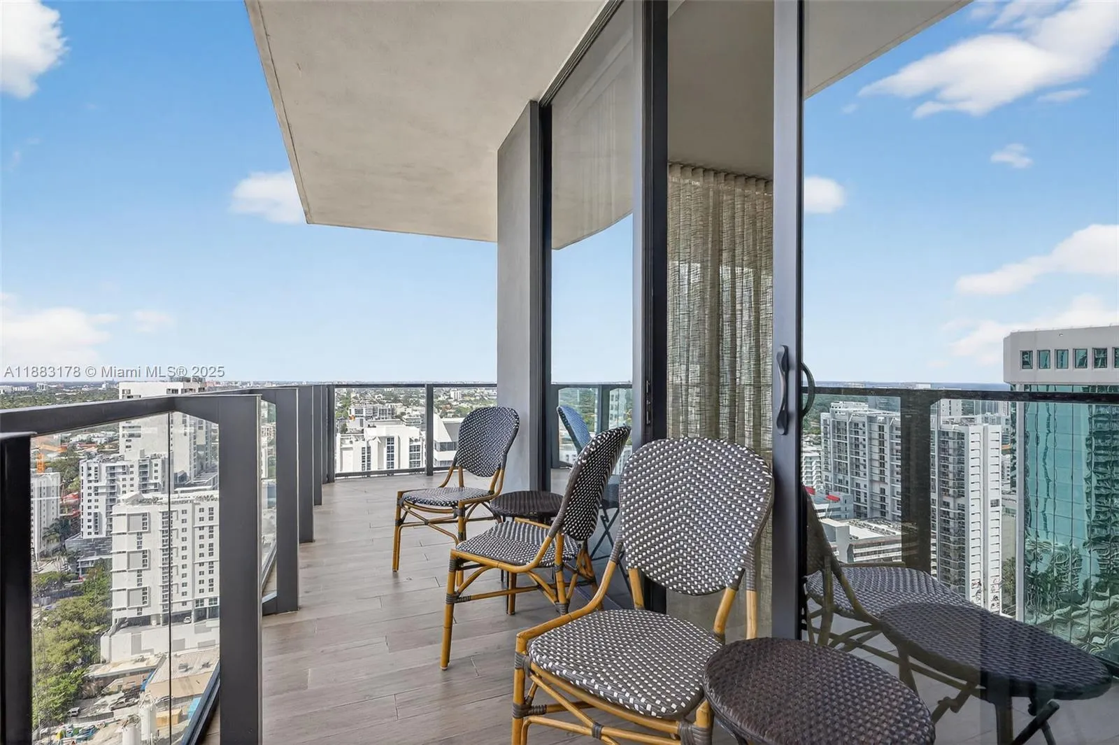 88 SW 7th St # 2402, Miami FL 33130