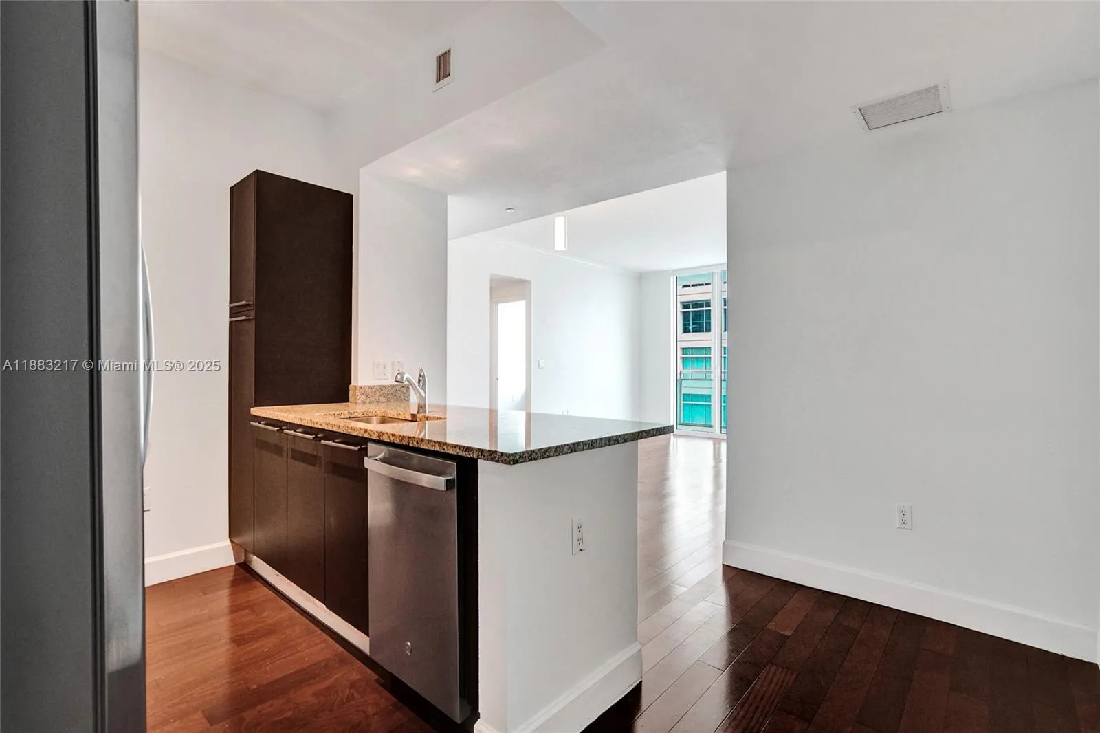 950 Brickell Bay Dr # 1704, Miami FL 33131