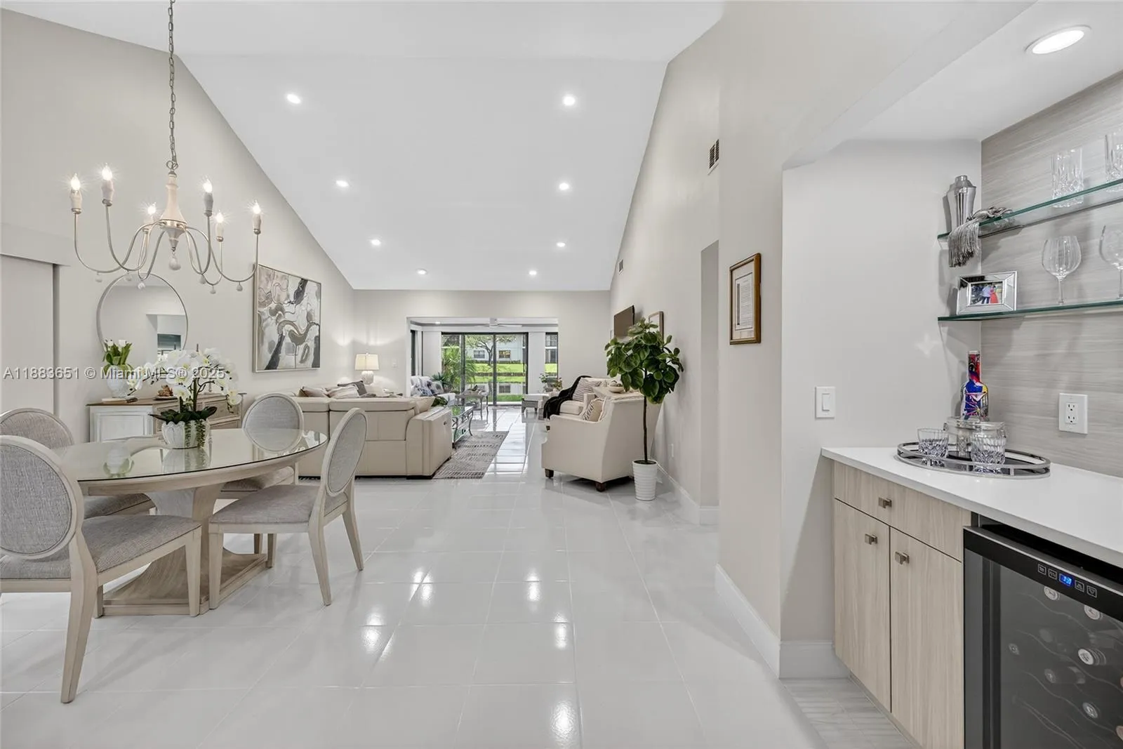 2 bedroom 2 bath for sale at 21695 Arriba Real, Boca Raton FL 33433