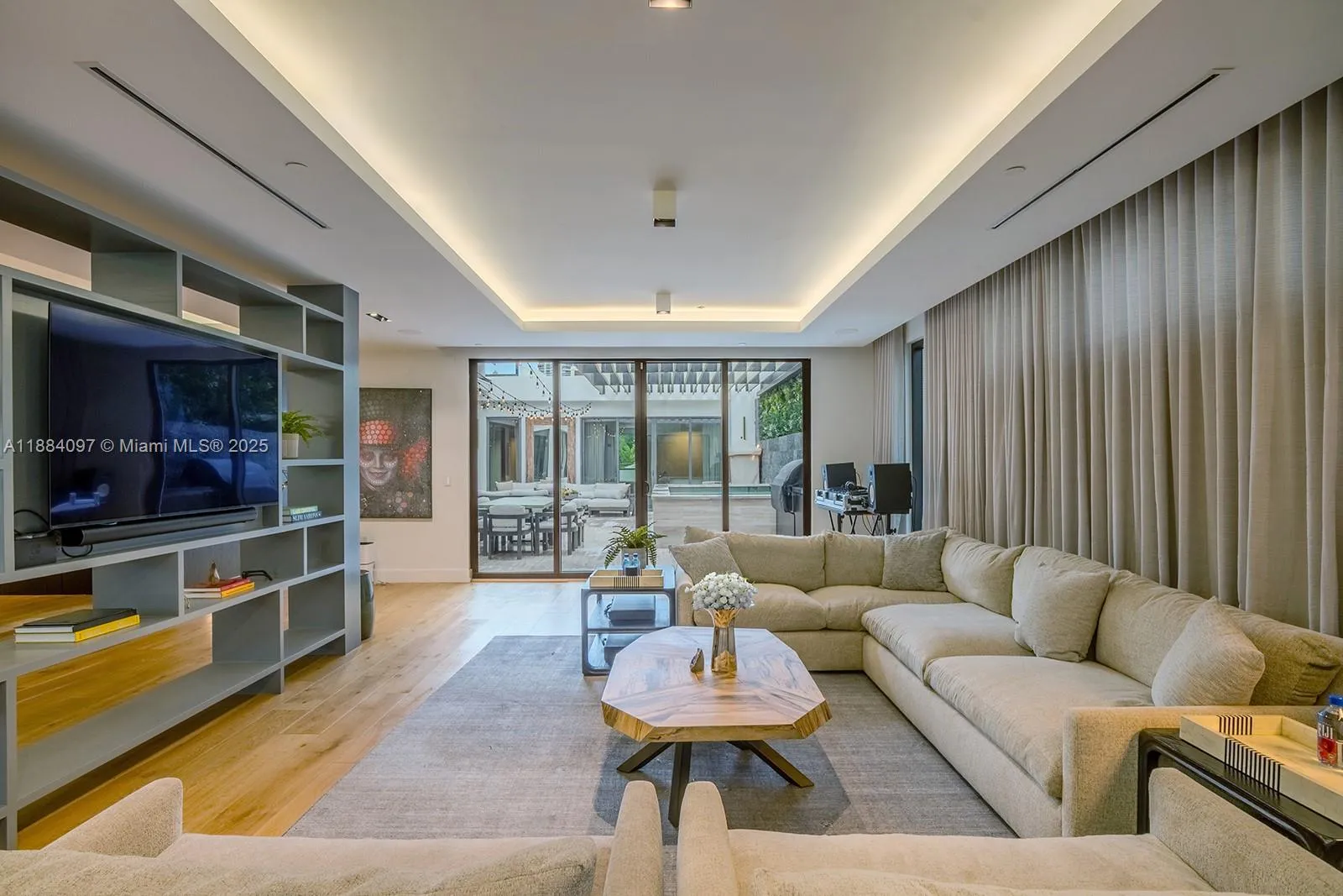 3 bedroom 3 bath for sale at 350 Meridian Ave PH, Miami Beach FL 33139