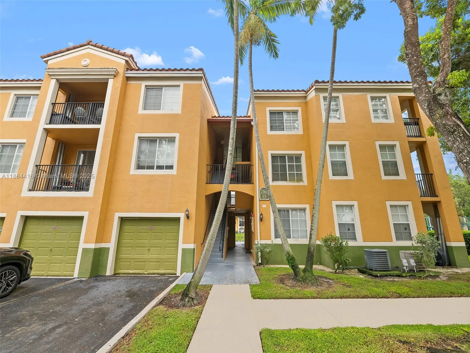 1 bedroom 1 bath for sale at 2360 E Preserve Way # 307, Miramar FL 33025
