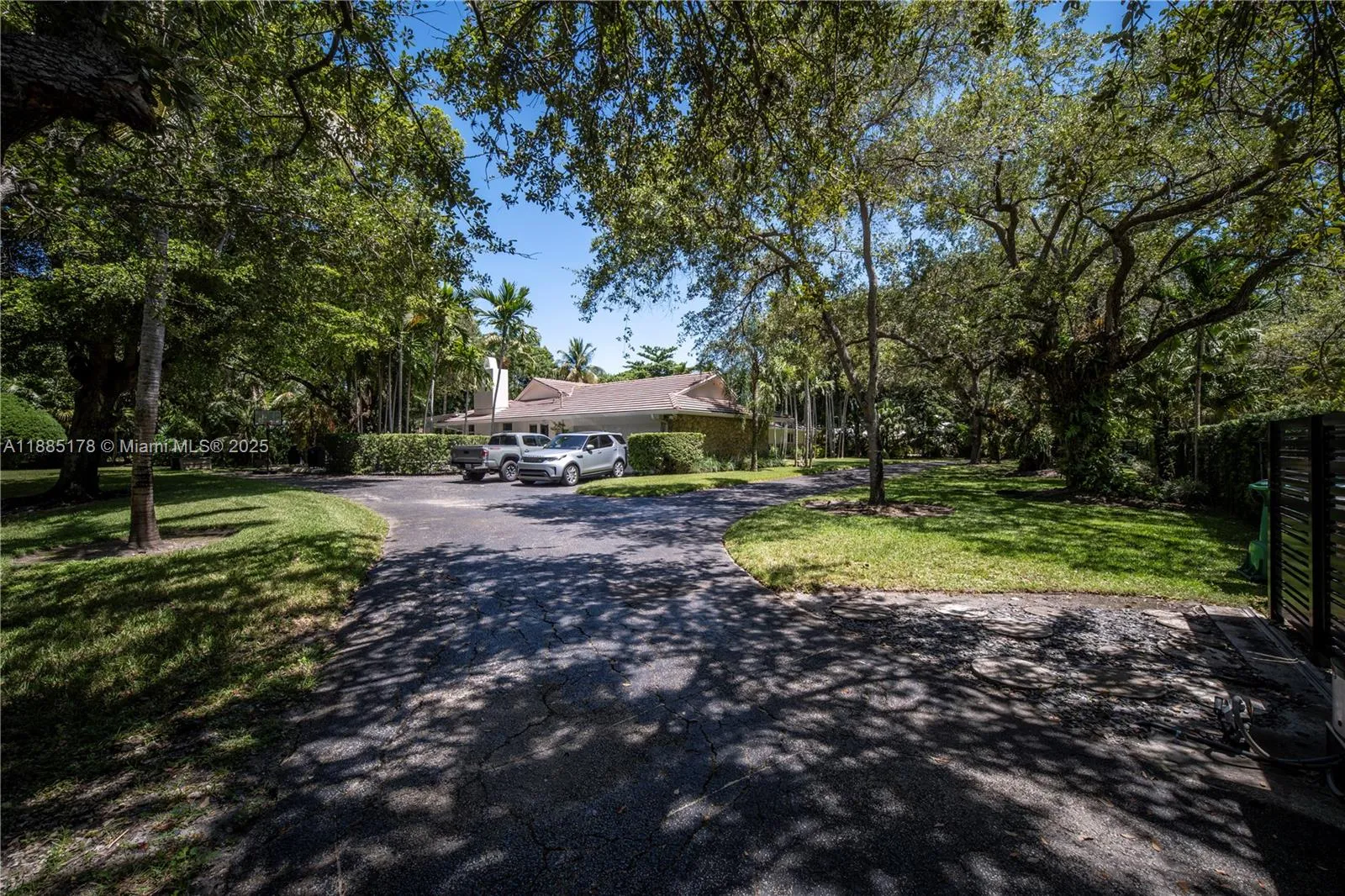 11905 SW 67th Ave, Pinecrest FL 33156