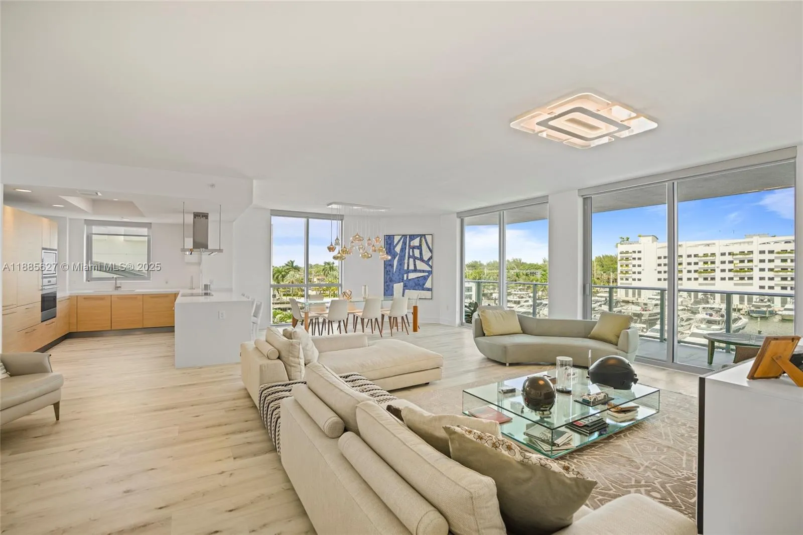 17111 Biscayne Blvd # 401, North Miami Beach FL 33160