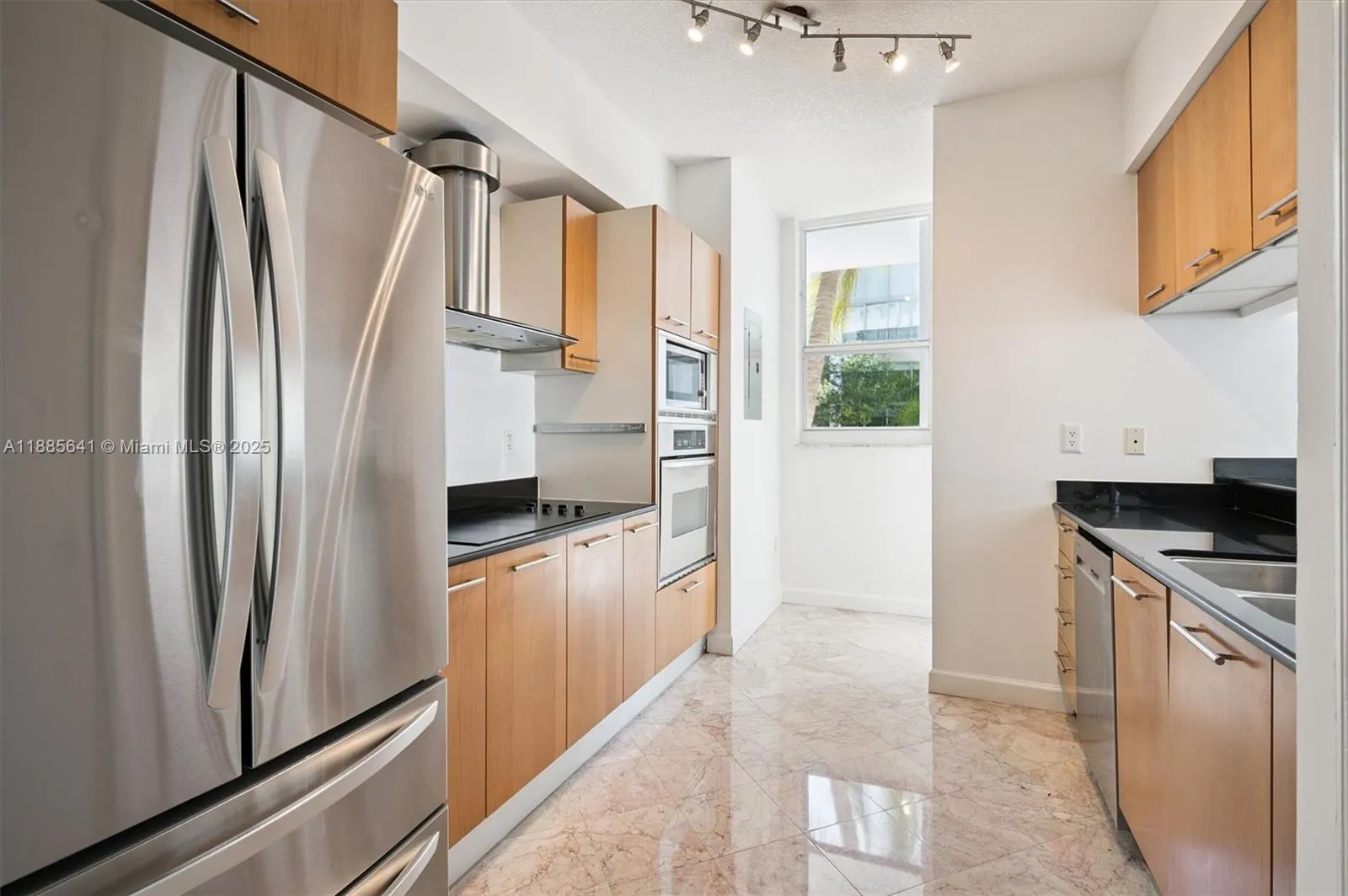 5970 Indian Creek Dr # 302, Miami Beach FL 33140