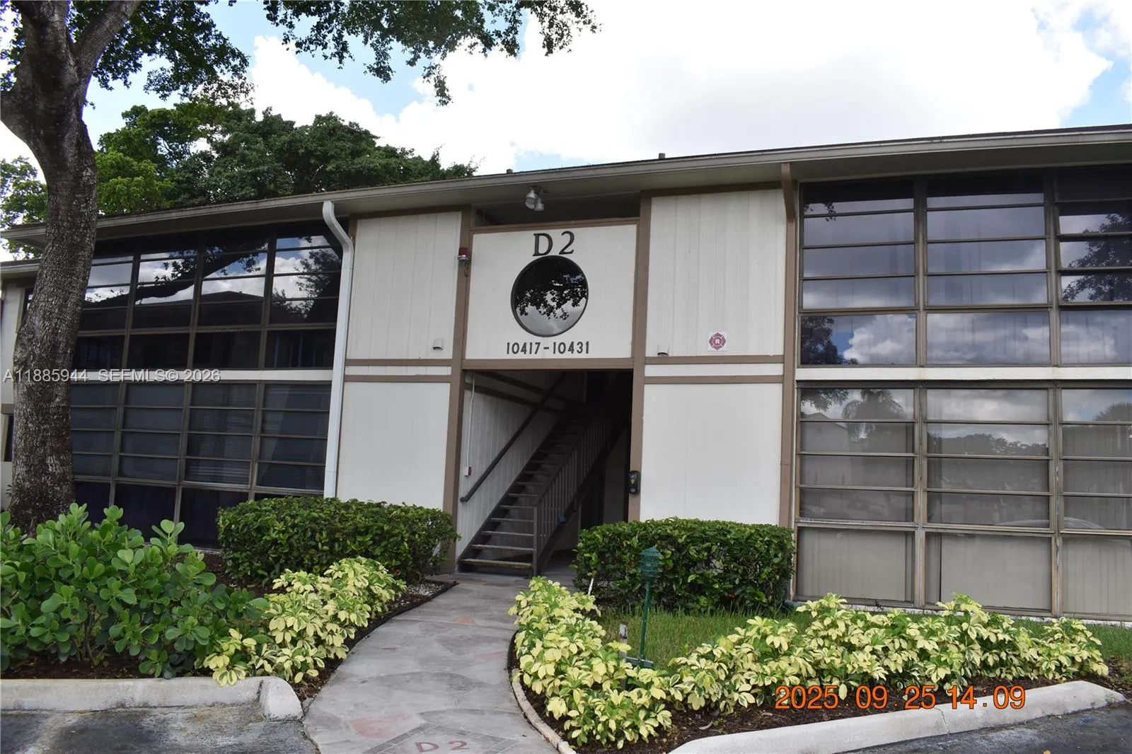 2 bedroom 2 bath for sale at 10425 E Clairmont Cir # 107, Tamarac FL 33321