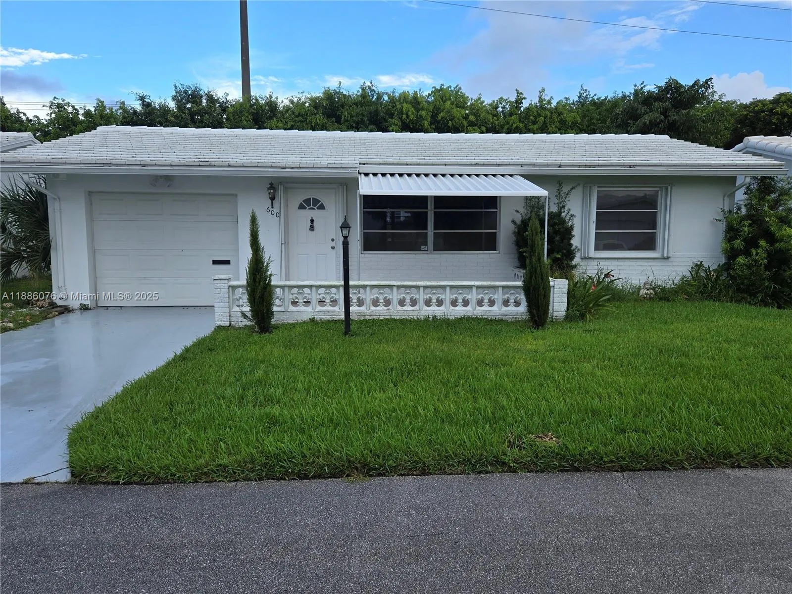 2 bedroom 2 bath for sale at 600 SW 8th Pl, Boynton Beach FL 33426