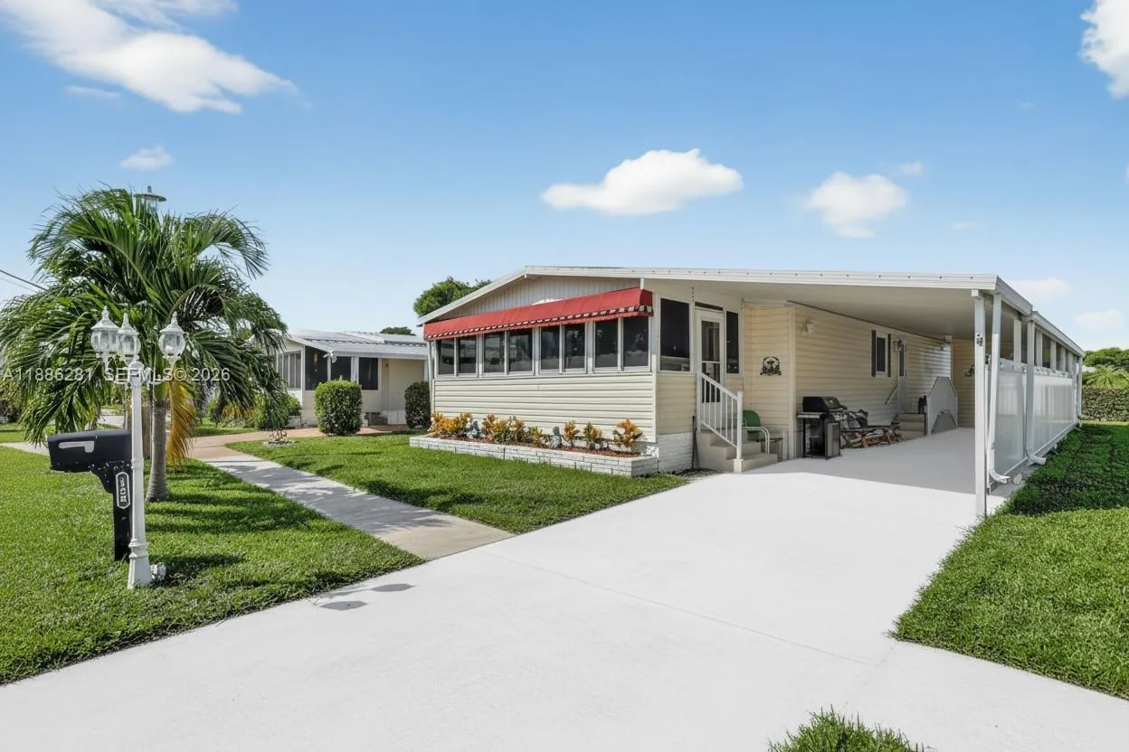 2 bedroom 2 bath for sale at 123 NW 51st Ct, Deerfield Beach FL 33064