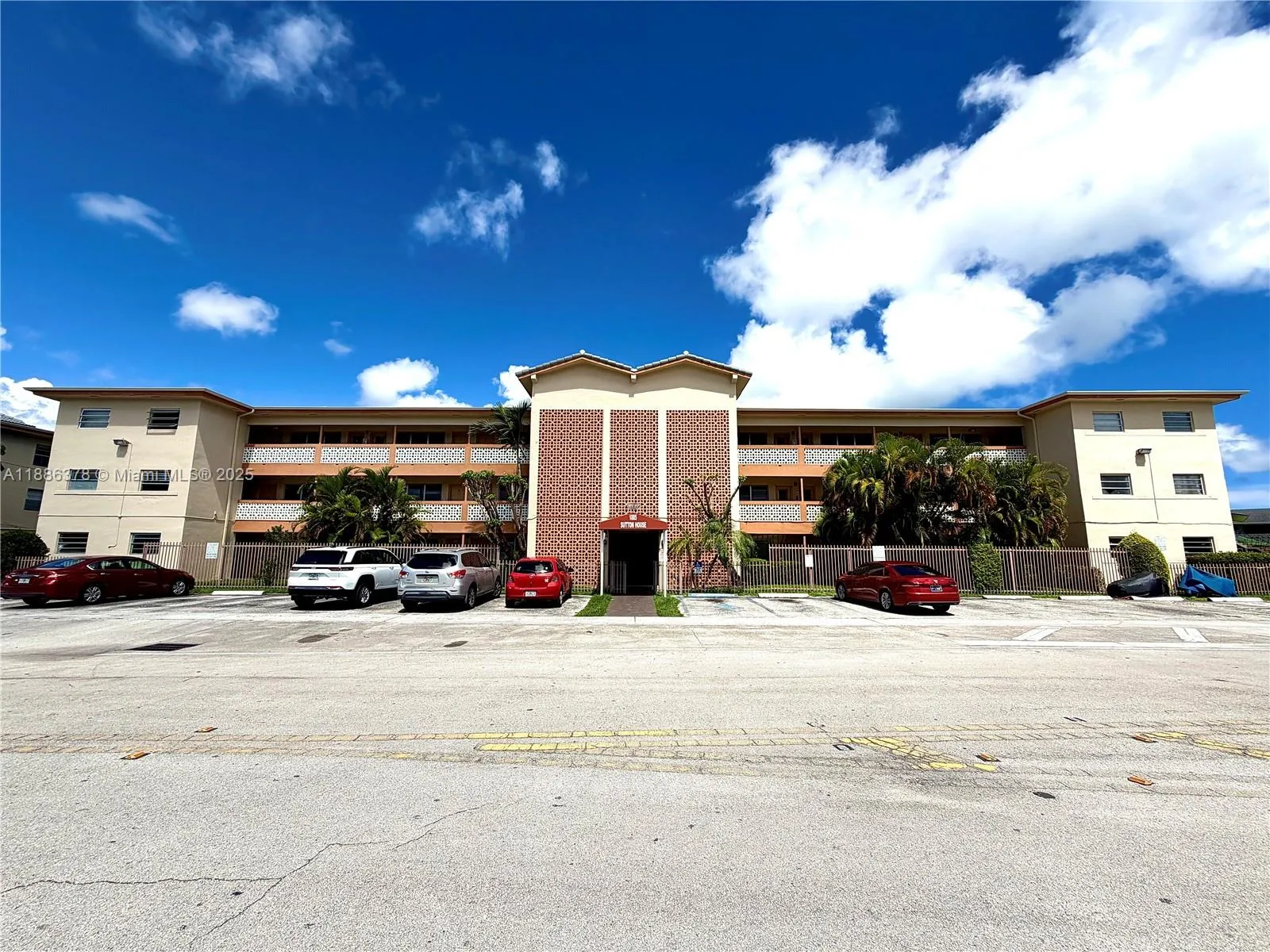 1 bedroom 1 bath for sale at 1885 NE 121st St # 3, North Miami FL 33181