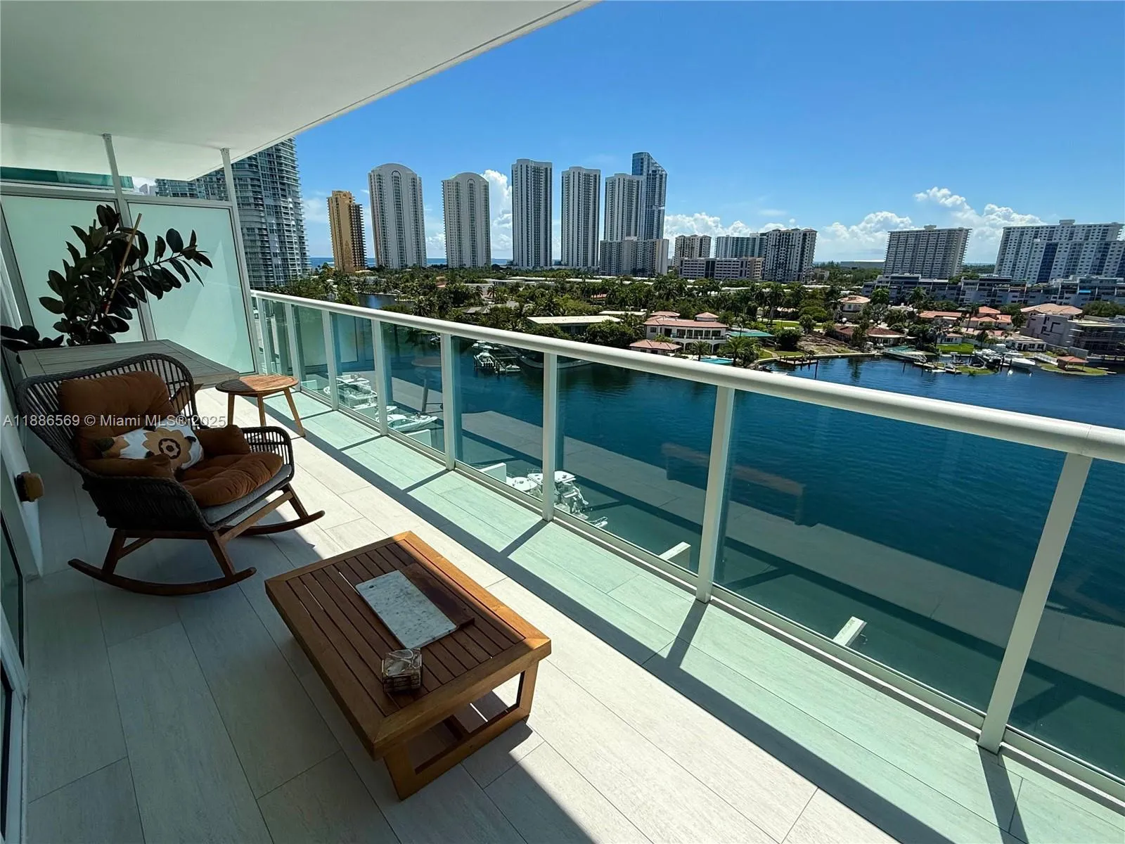 2 bedroom 3 bath for sale at 400 Sunny Isles Blvd # 916, Sunny Isles Beach FL 33160