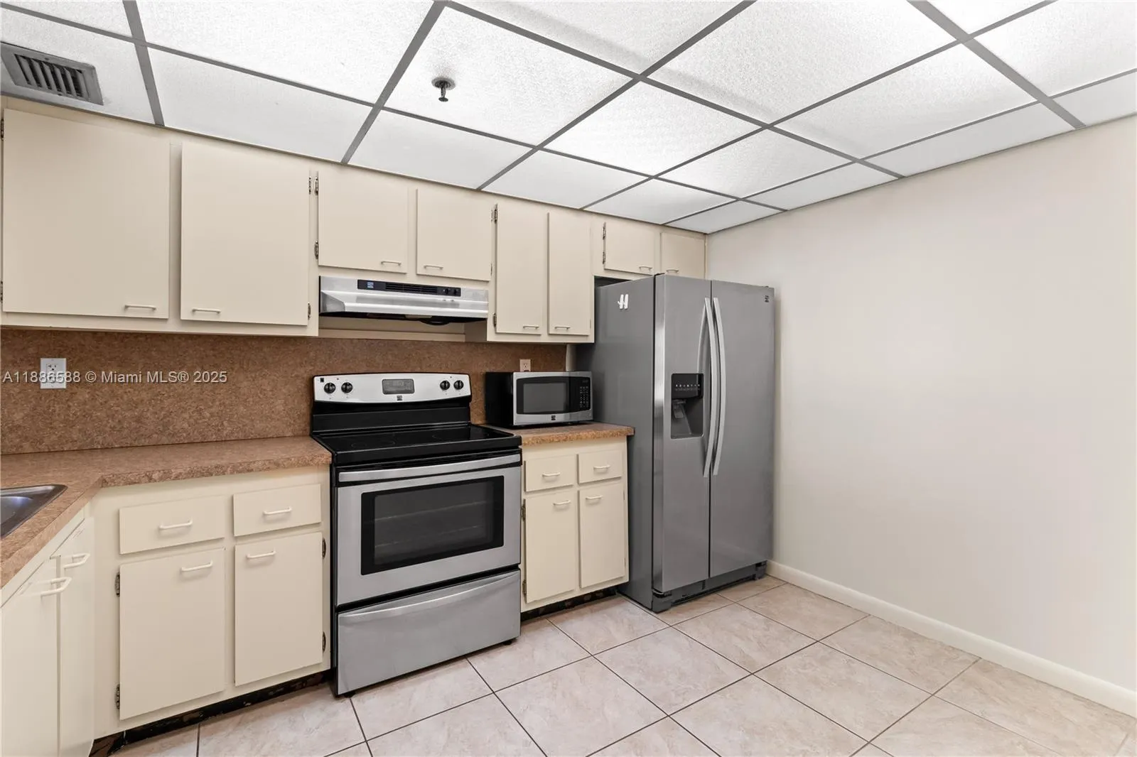 2625 Collins Ave # 608, Miami Beach FL 33140