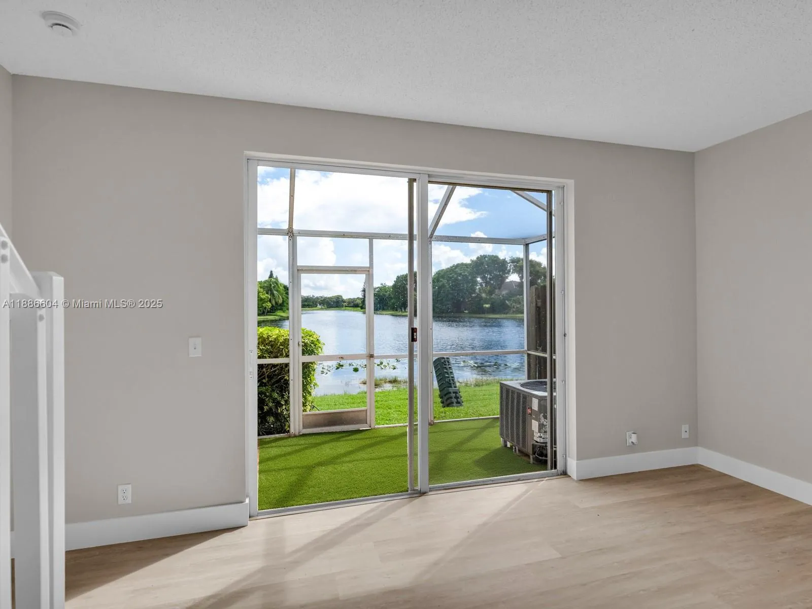 3738 San Simeon Cir, Weston FL 33331