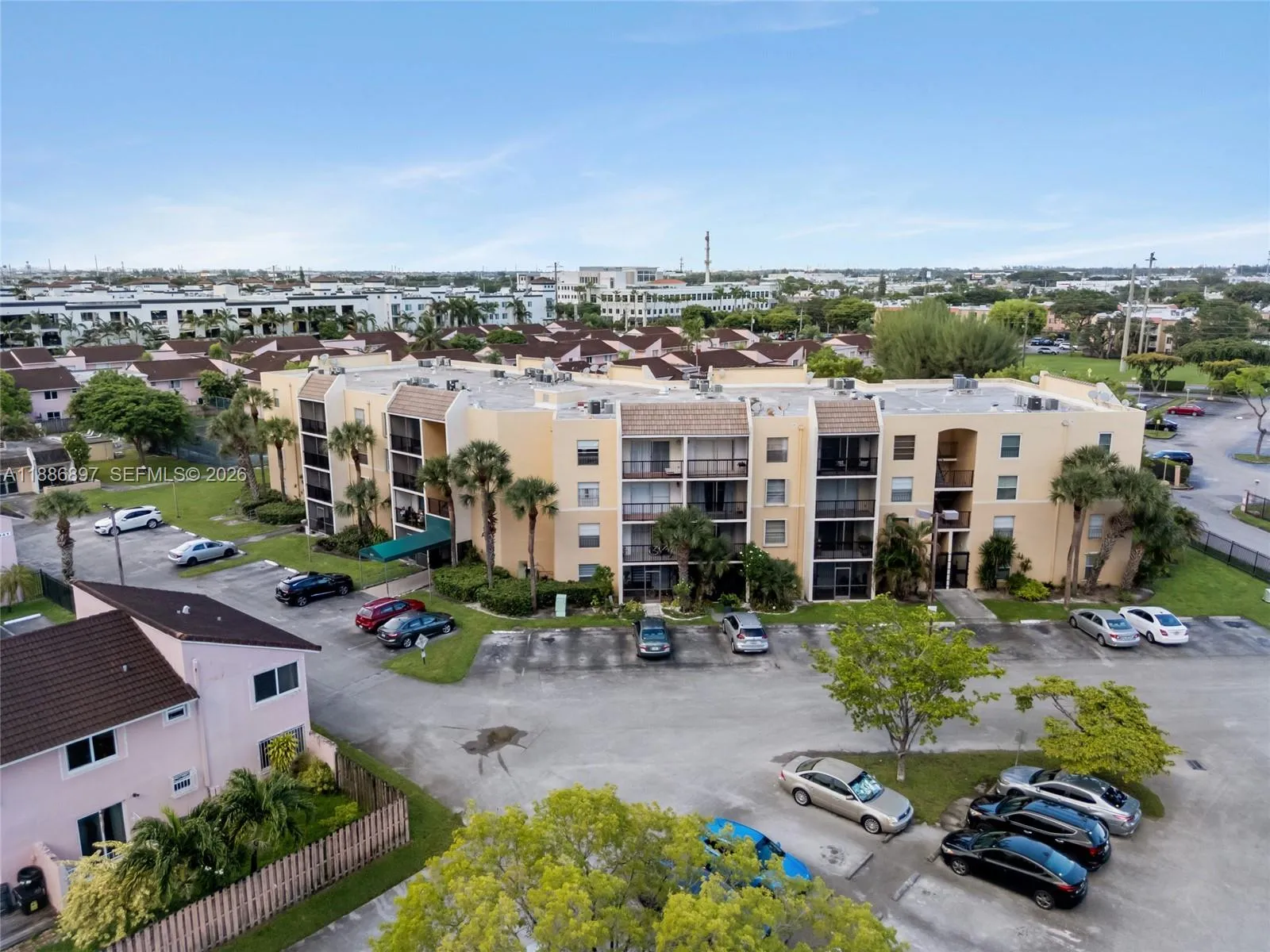 8005 Lake Dr # 404, Doral FL 33166