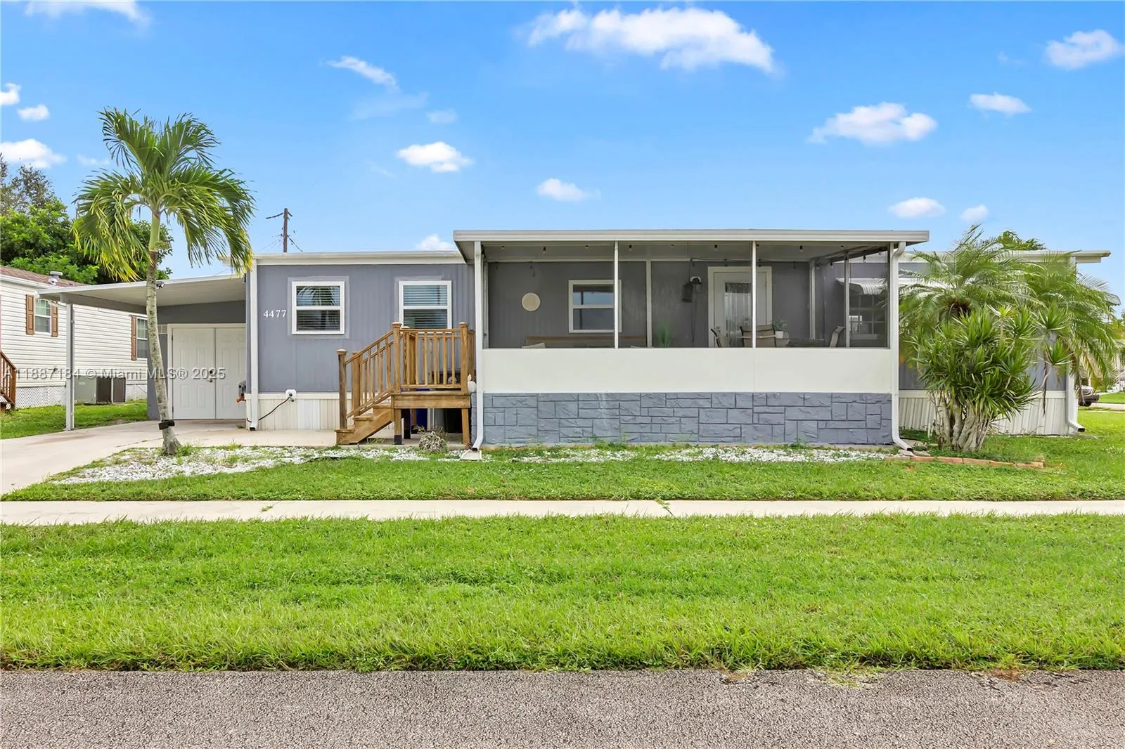 2 bedroom 2 bath for sale at 4477 Sandpine Cir, Boynton Beach FL 33436