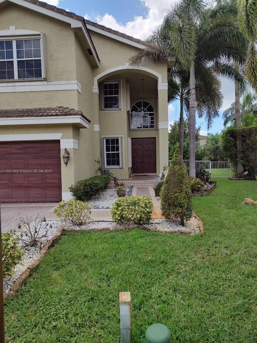 5 bedroom 3 bath for sale at 1942 SW 156th Ave, Miramar FL 33027