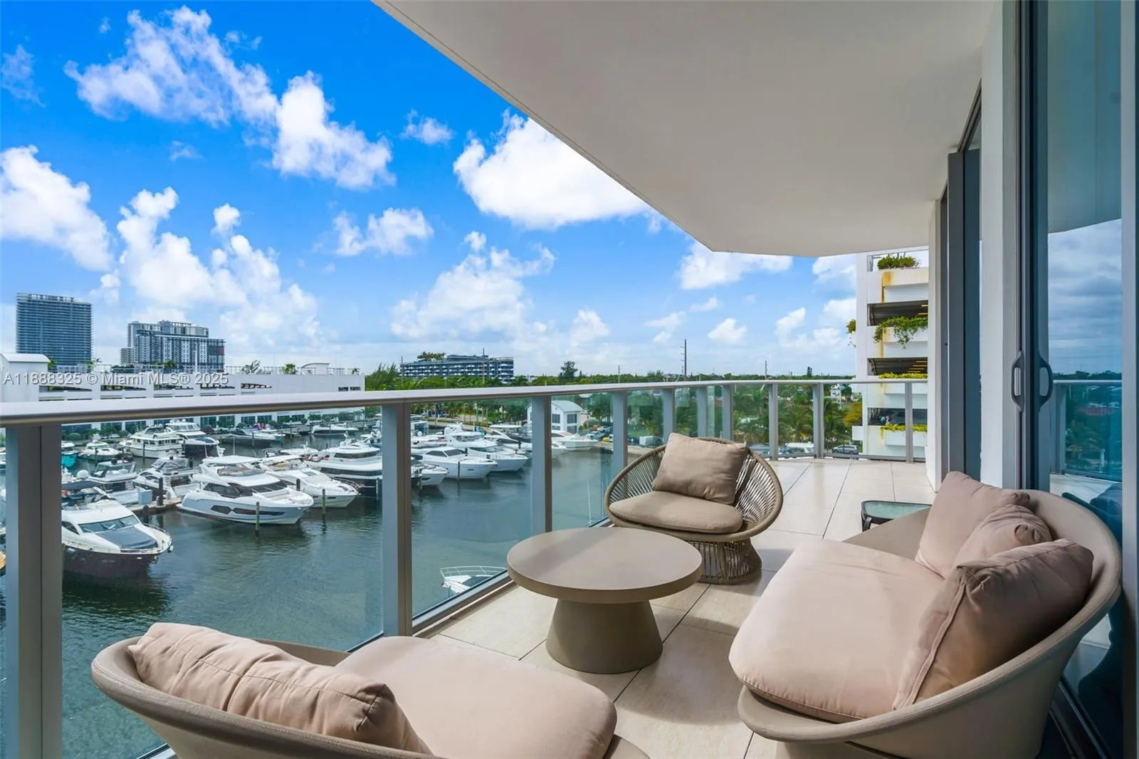 17301 BISCAYNE BLVD, North Miami Beach FL 33160