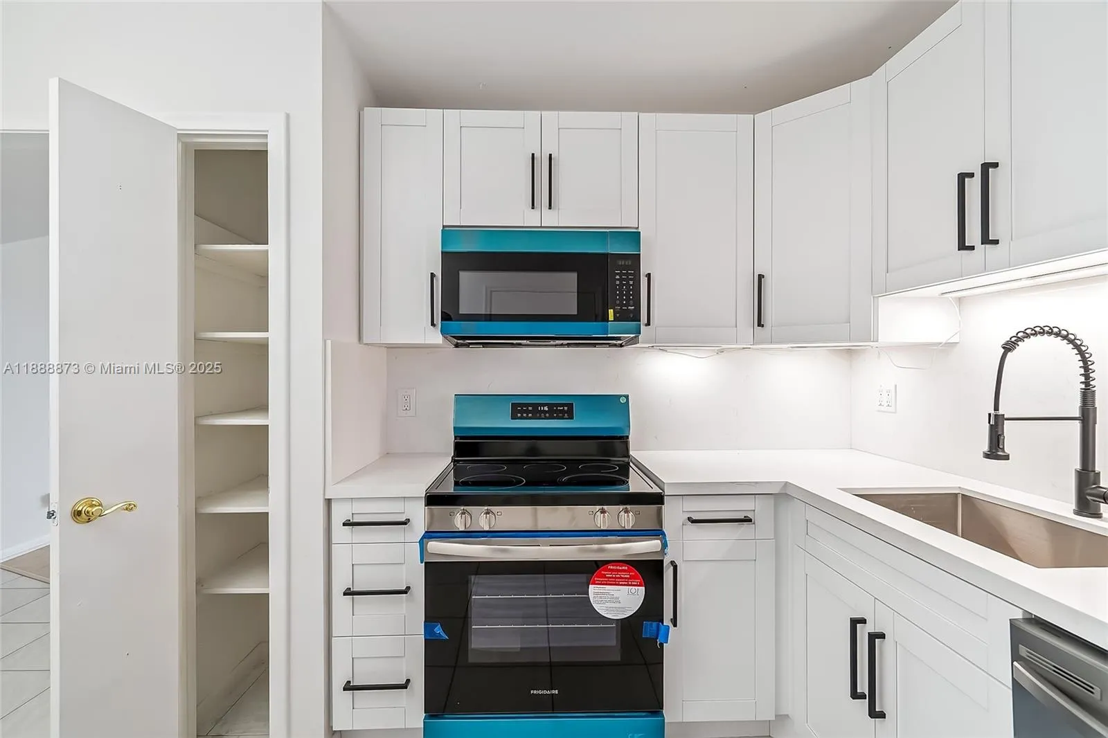 4851 NW 21st St # 512, Lauderhill FL 33313