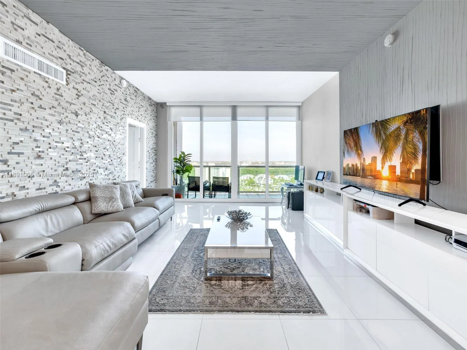 2 bedroom 2 bath for sale at 100 Bayview Dr, Sunny Isles Beach FL 33160