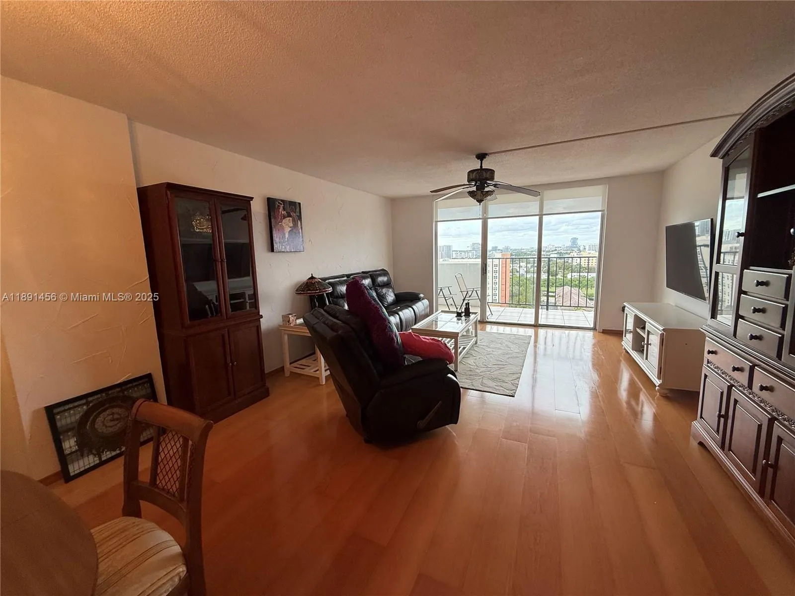 2780 NE 183rd St # 1415, Aventura FL 33160