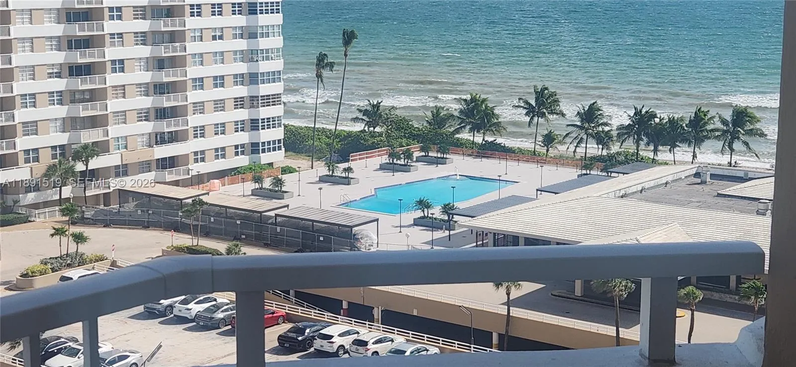 1 bedroom 1 bath for sale at 1980 S OCEAN DR # 9M, Hallandale Beach FL 33009