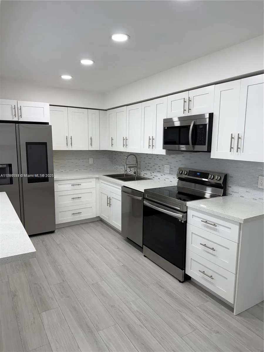 804 Cypress Blvd # 407, Pompano Beach FL 33069