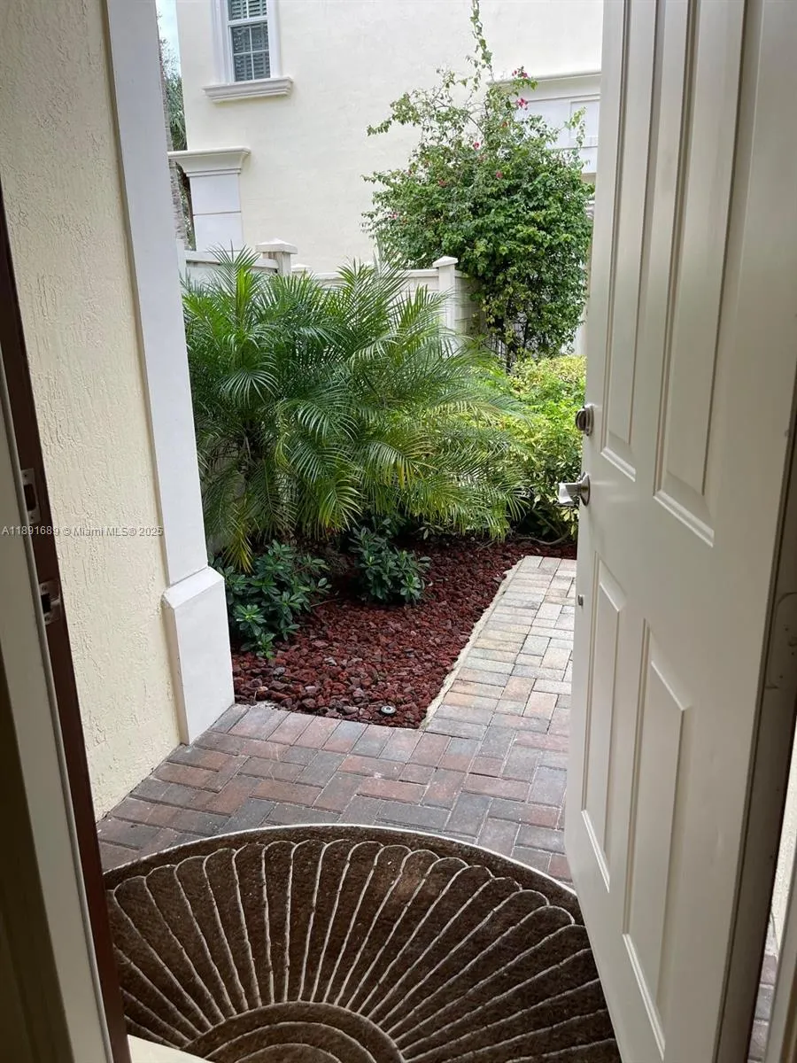 5565 NE Trieste Way, Boca Raton FL 33487