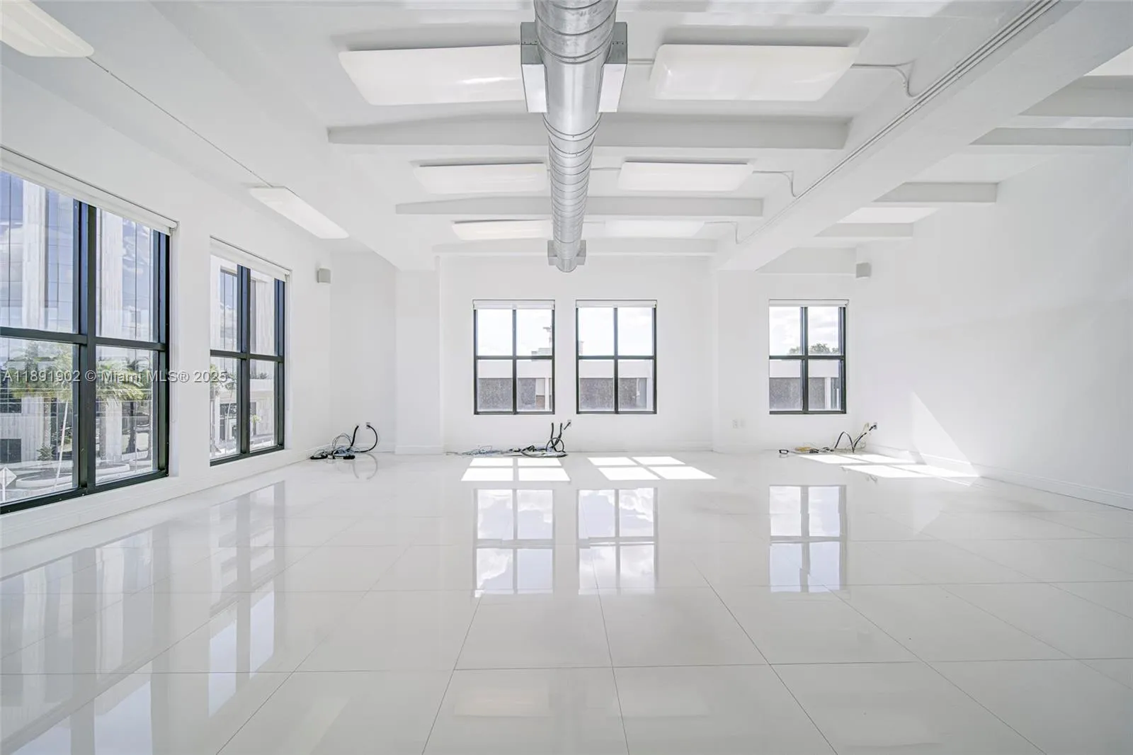 for sale at 814 Ponce De Leon Blvd # 304, Coral Gables FL 33134