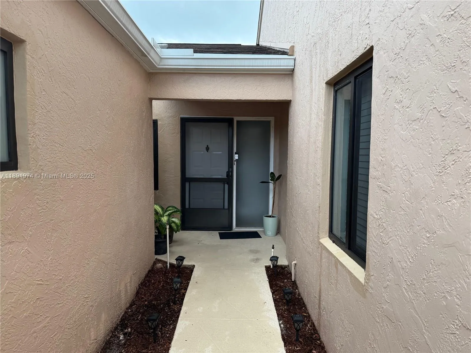 8204 Summerbreeze Ln, Boca Raton FL 33496