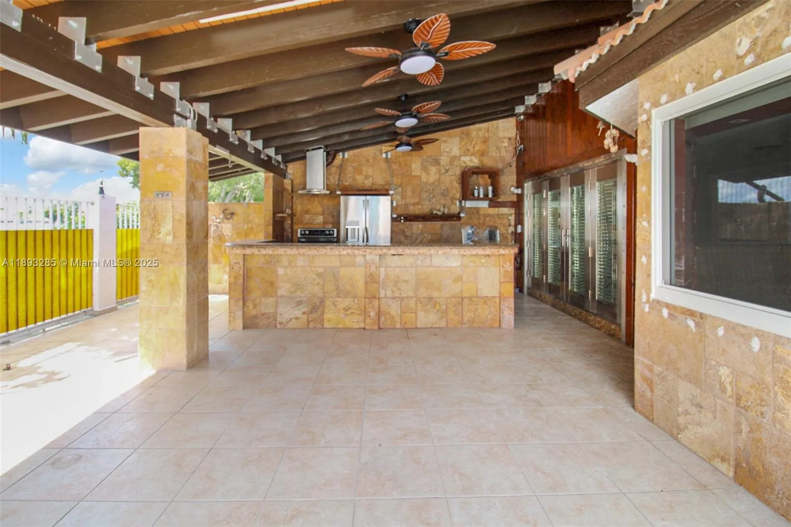 8416 NW 201st St, Miami FL 33015