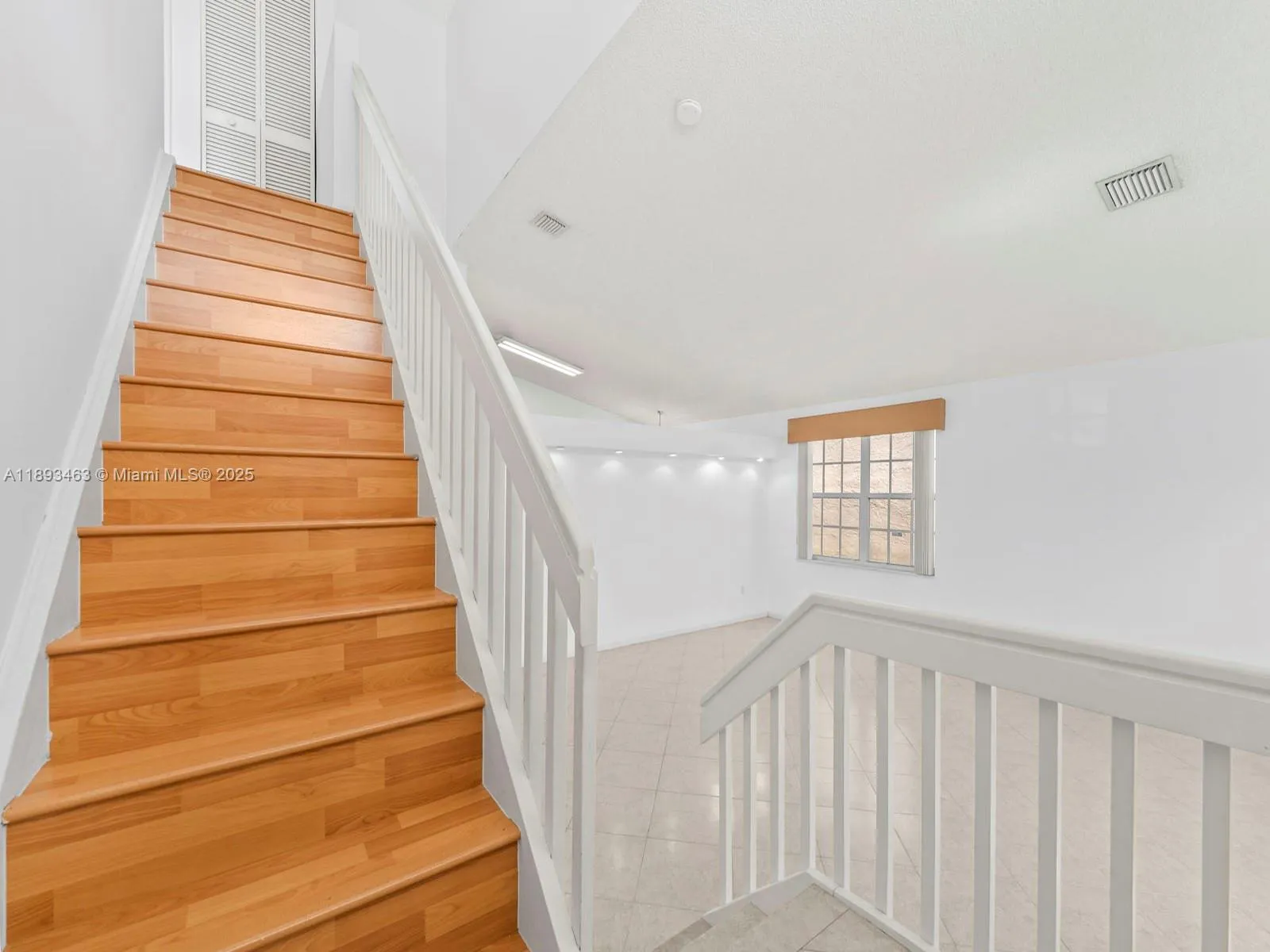 15181 NW 6th Ct, Pembroke Pines FL 33028