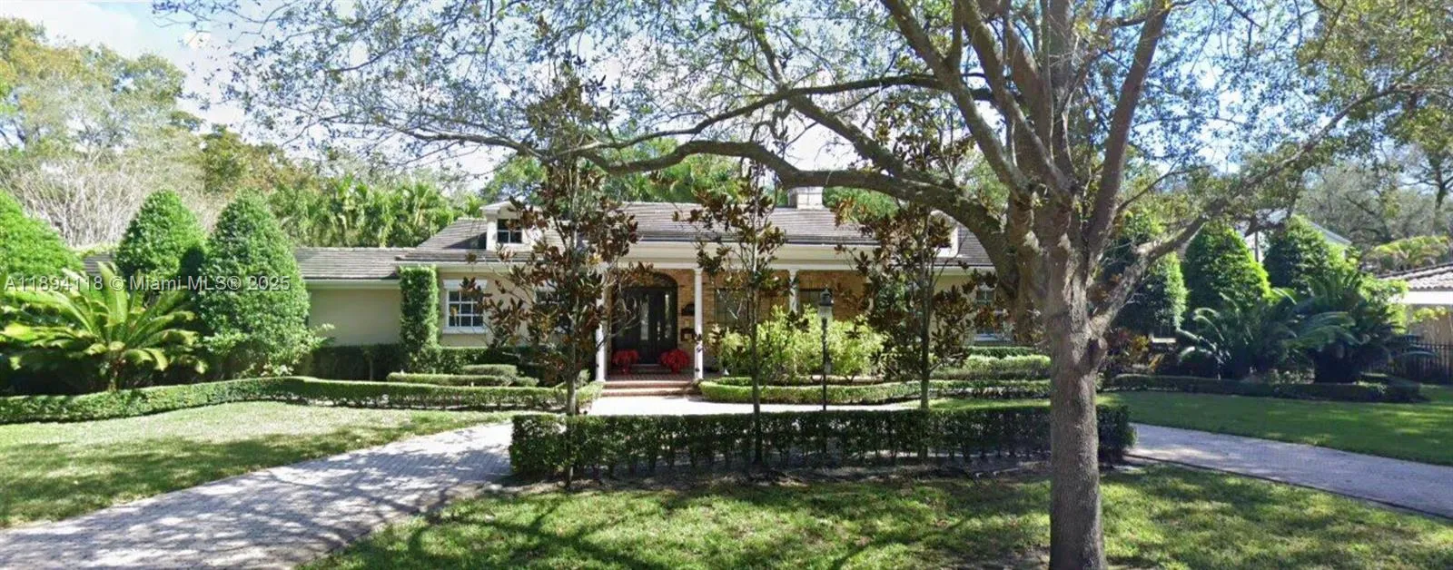 5 bedroom 4 bath for sale at 2301 Alhambra Cir, Coral Gables FL 33134