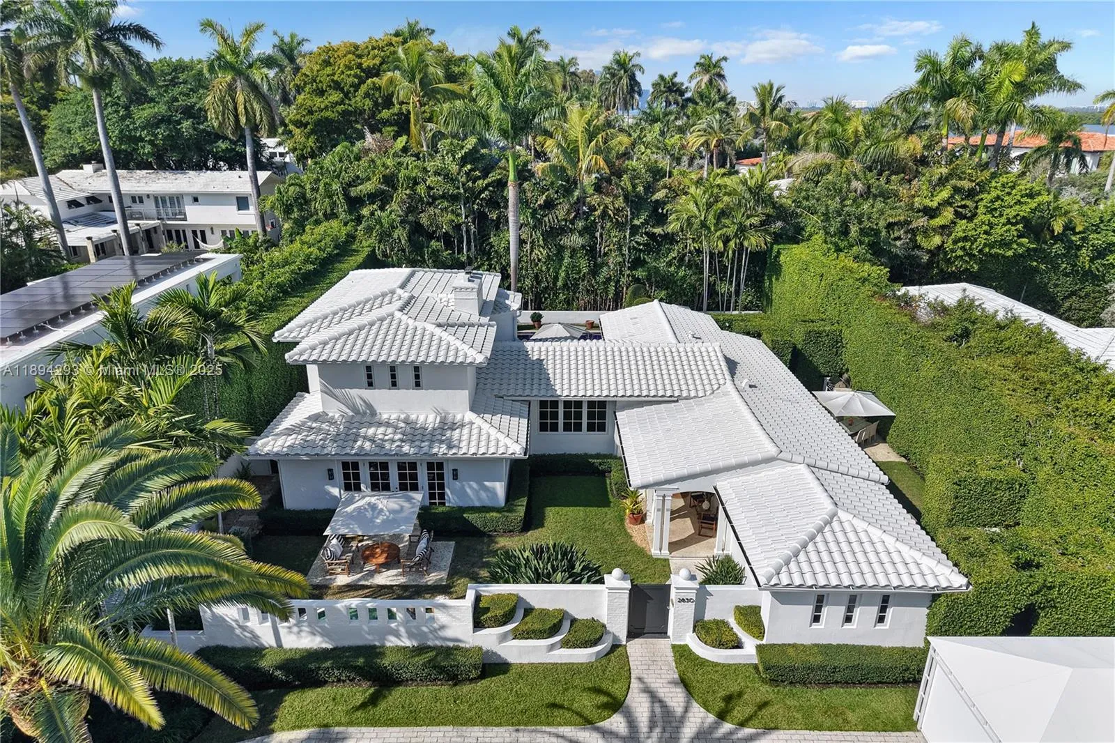 4 bedroom 4 bath for sale at 2830 Lucerne Ave, Miami Beach FL 33140