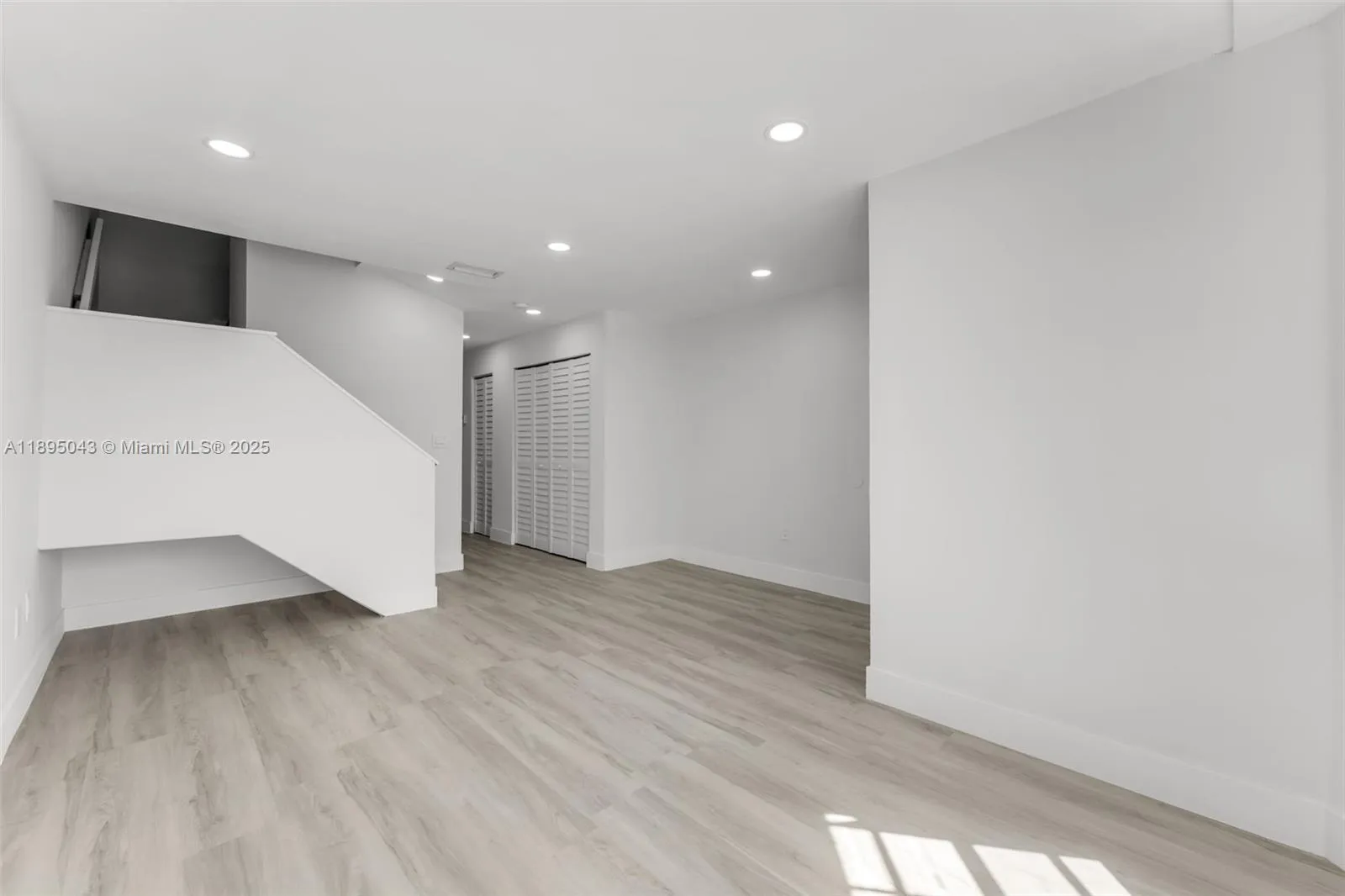 15430 SW 74th Cir Ct 506, Miami FL 33193