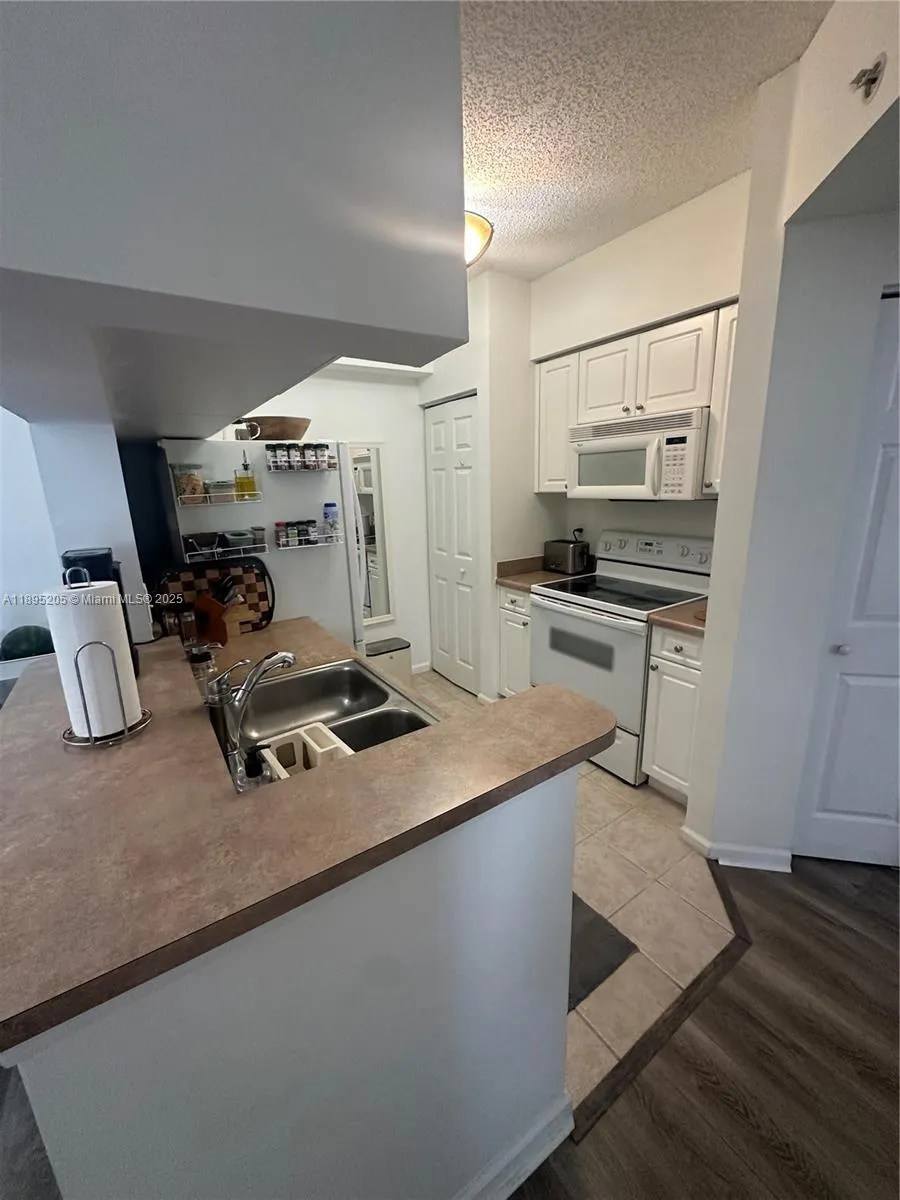 17125 N Bay Rd # 3402, Sunny Isles Beach FL 33160