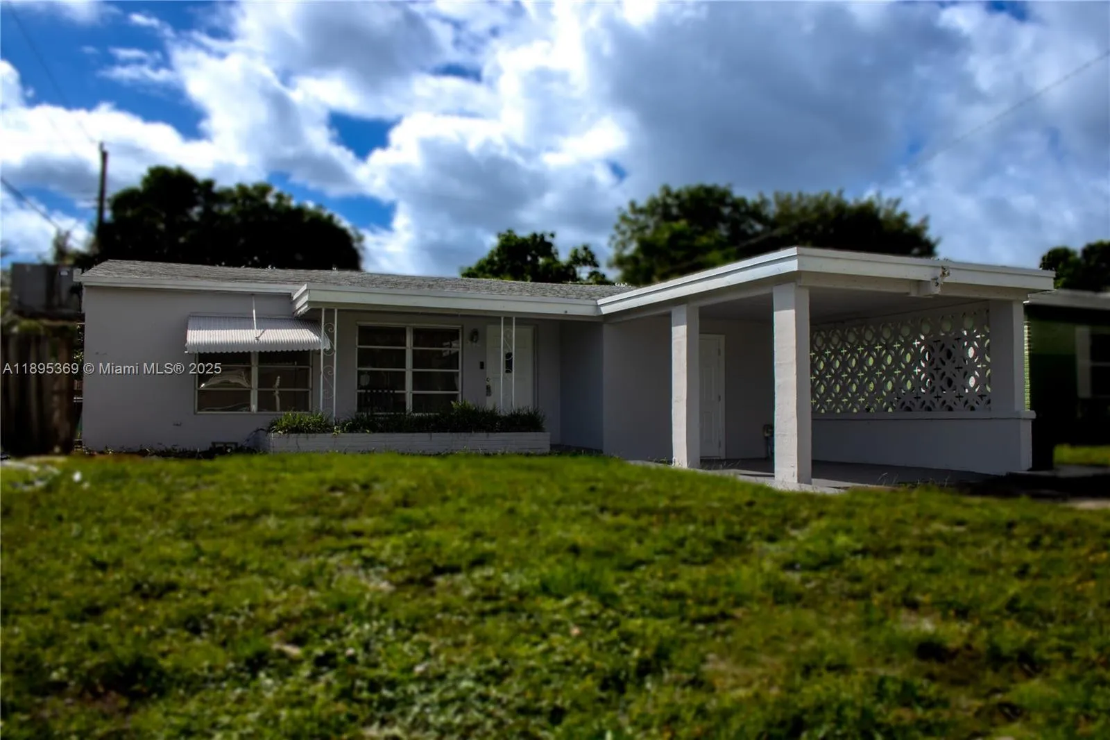 3 bedroom 2 bath for sale at 230 NW 55th St, Oakland Park FL 33309