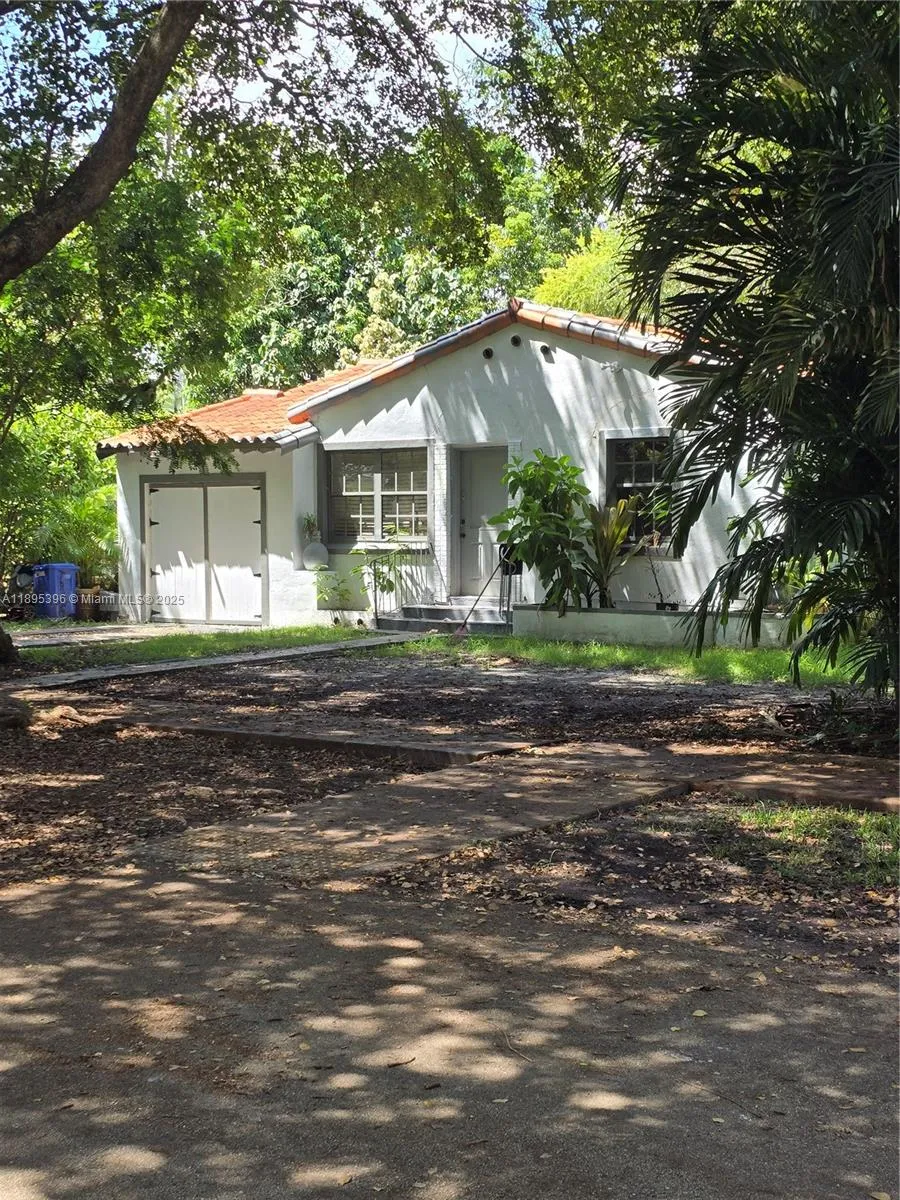 2 bedroom 1 bath for sale at 103 Romano Ave, Coral Gables FL 33134