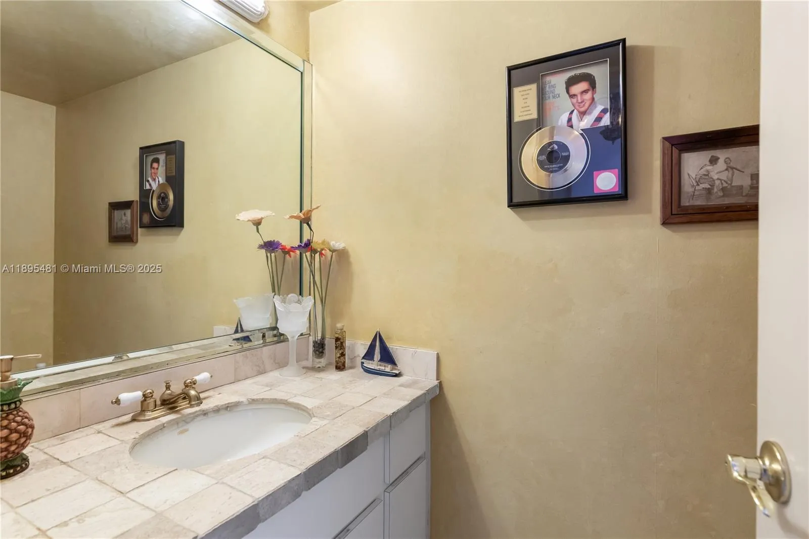 214 Poinciana Dr # 204, Sunny Isles Beach FL 33160