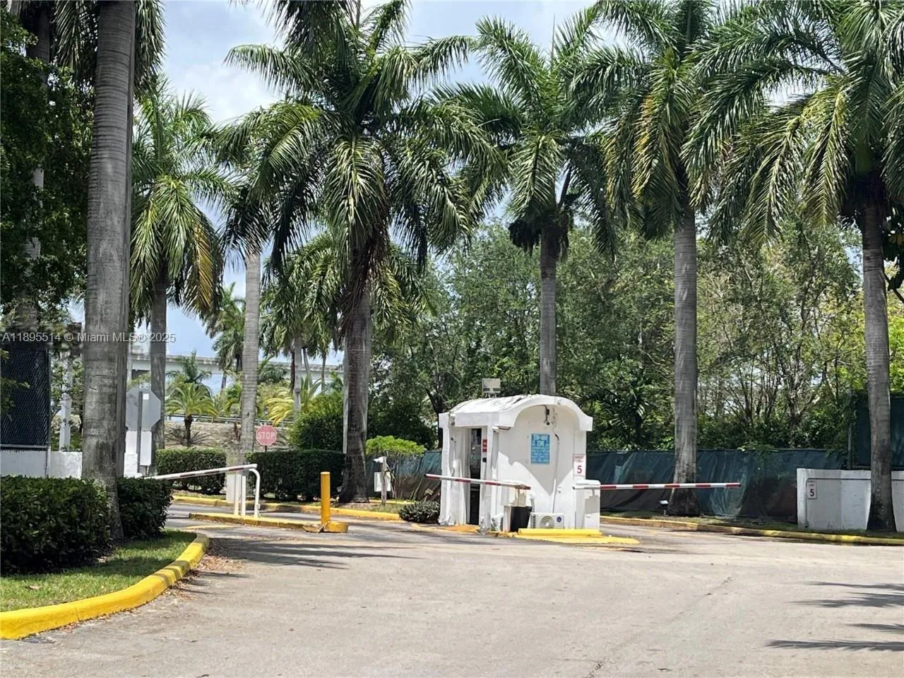 494 NW 165th St Rd # 601, Miami FL 33169