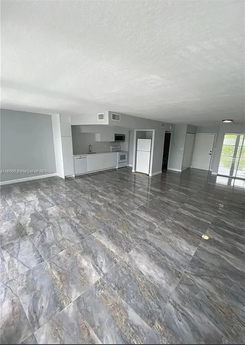 1 bedroom 1 bath for sale at 2101 Atlantic Shores Blvd # 402, Hallandale Beach FL 33009