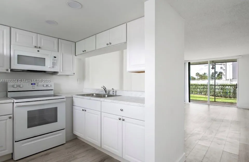 14140 SW 84th St # H, Miami FL 33183