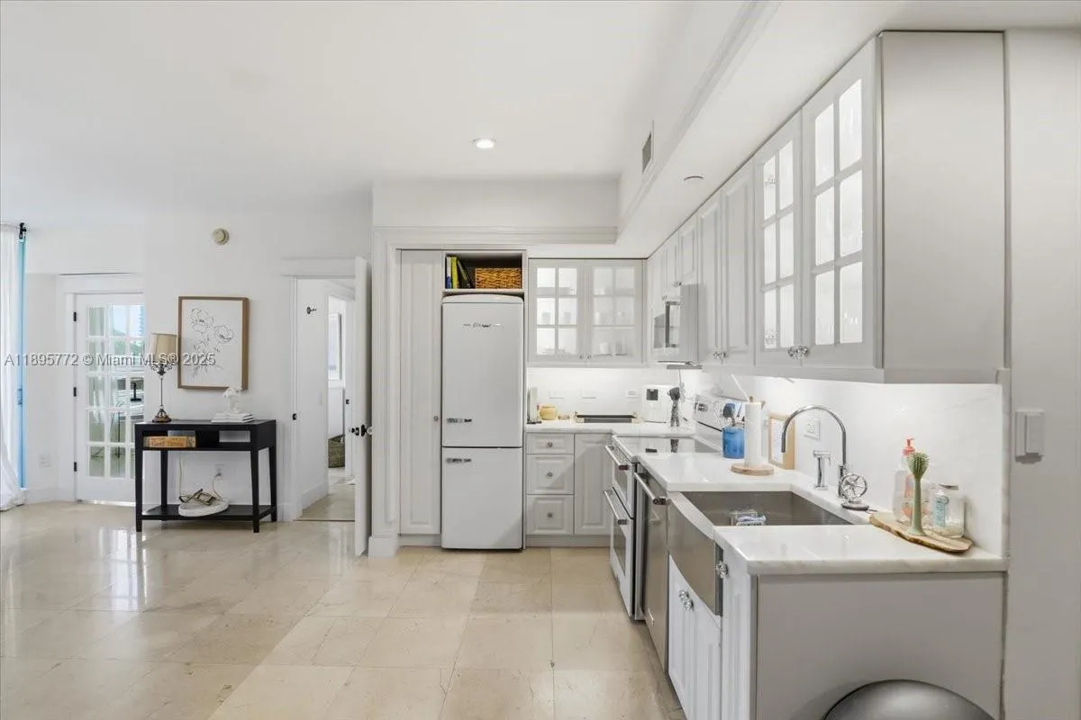 2 bedroom 2 bath for sale at 350 S Miami Ave # 1205, Miami FL 33130