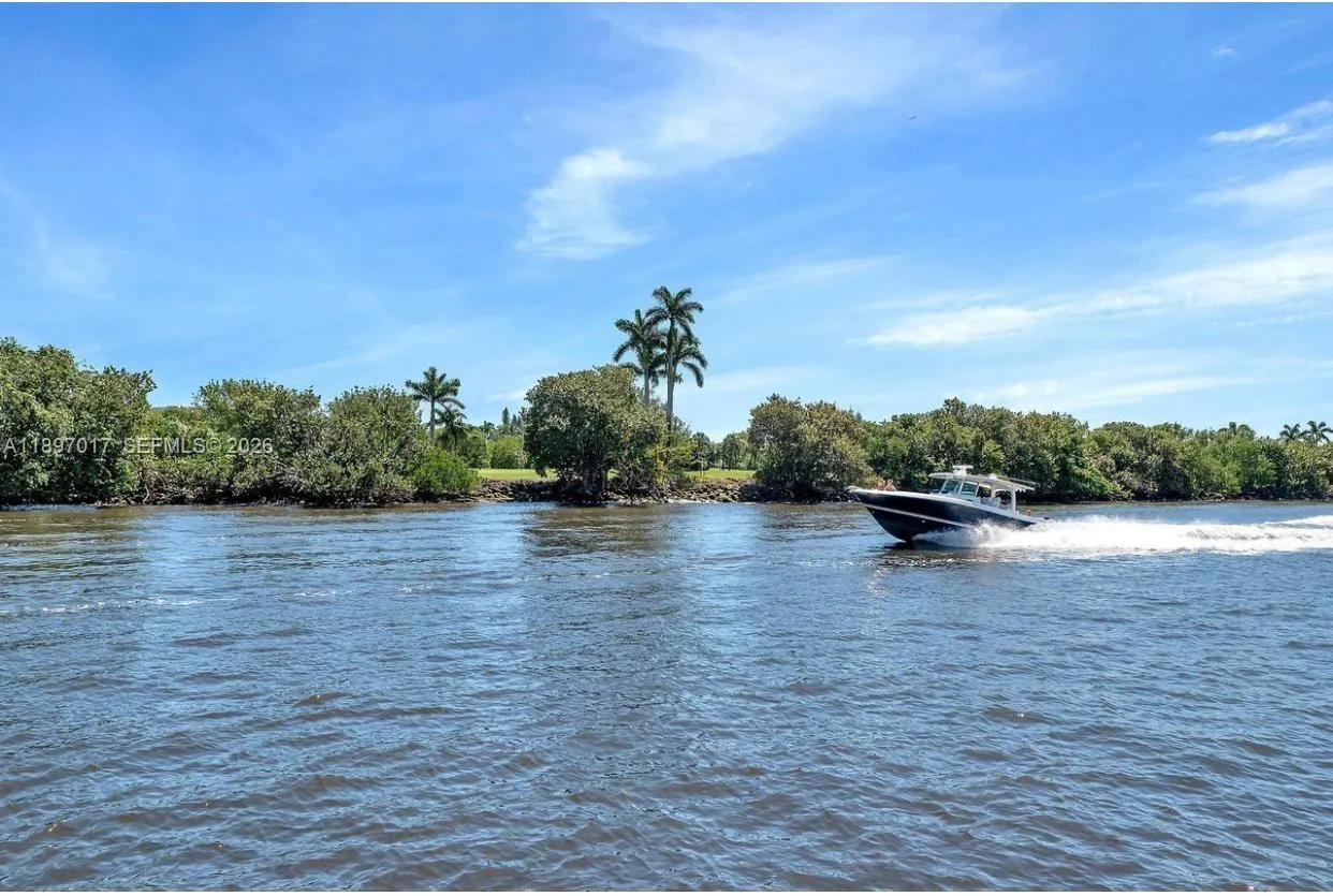 35 Colonial Club Dr # 203, Boynton Beach FL 33435