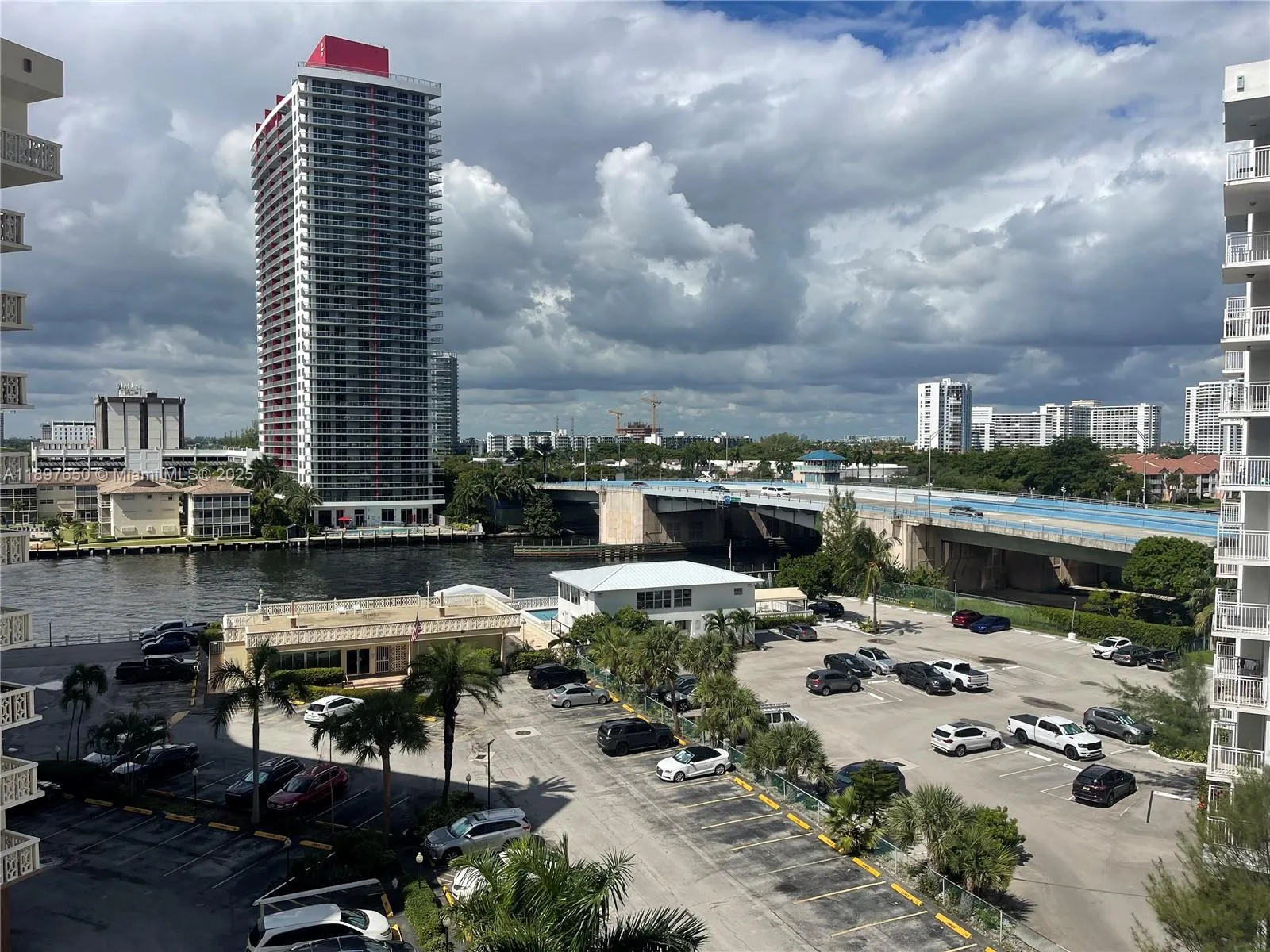 1 bedroom 1 bath for sale at 1825 S Ocean Dr # 707, Hallandale Beach FL 33009