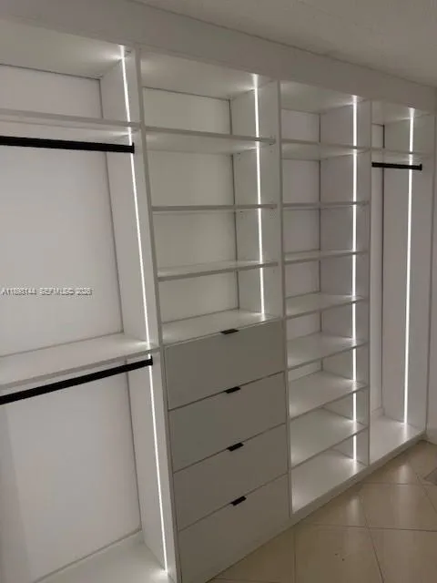 18071 Biscayne Blvd # 1204, Aventura FL 33160